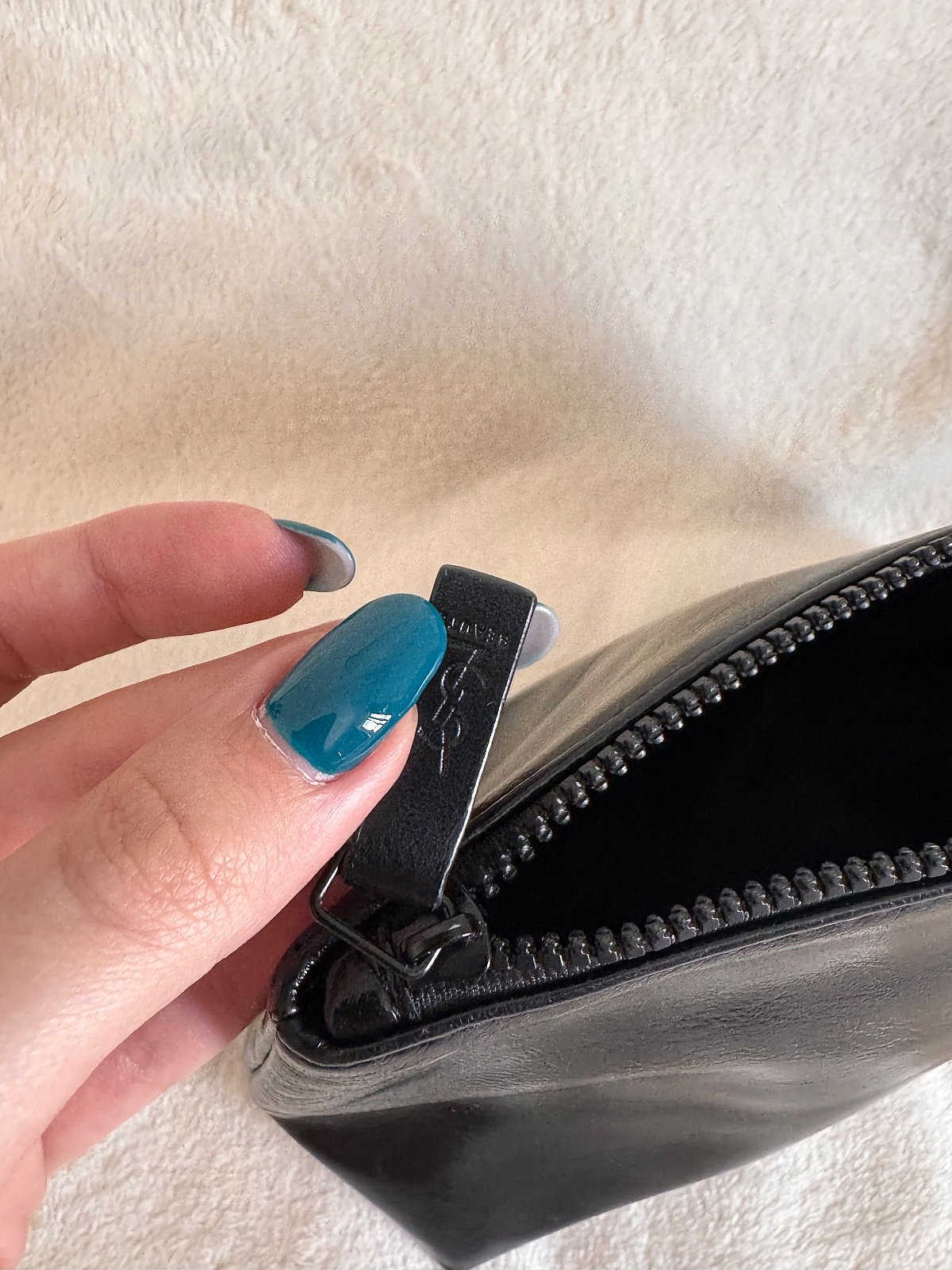 Yves Saint Laurent Black Pouch - photo 5