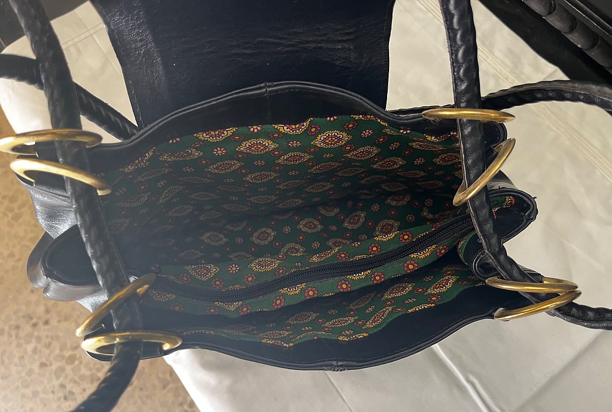 Bolso de hombro clásico de piel negra, foto 7