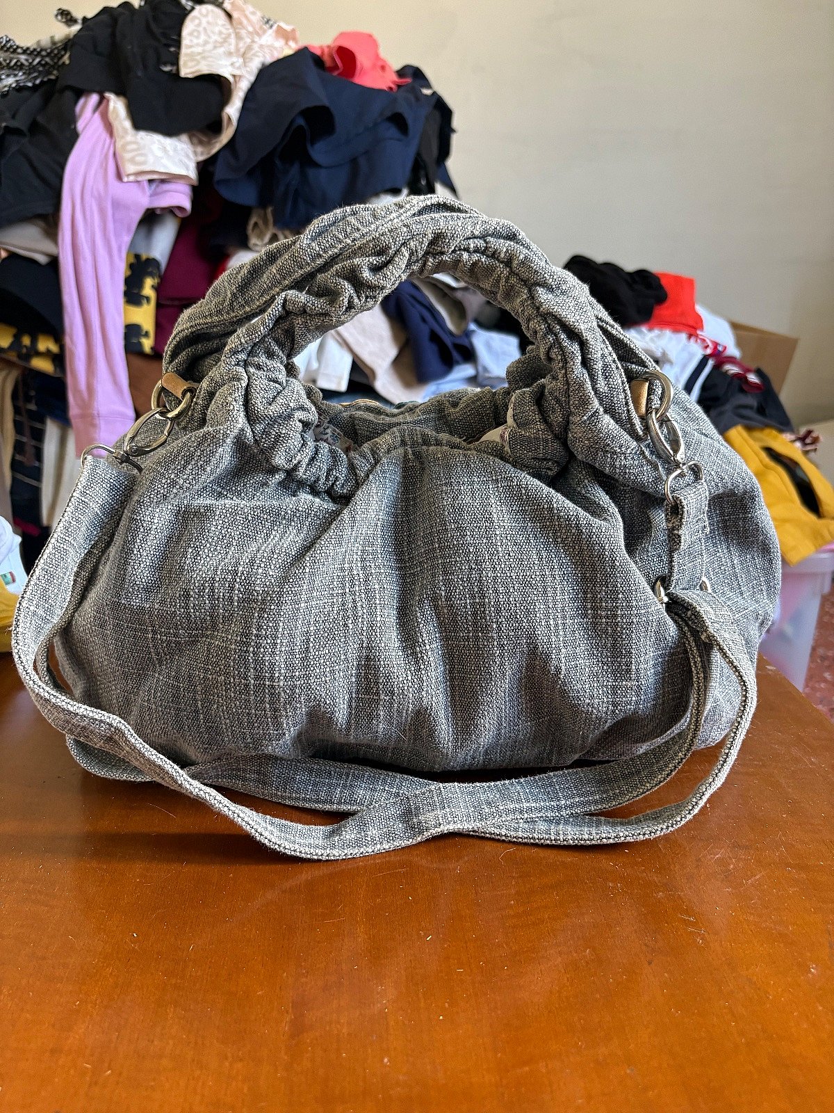 Grey linen handbag with flower - photo 2