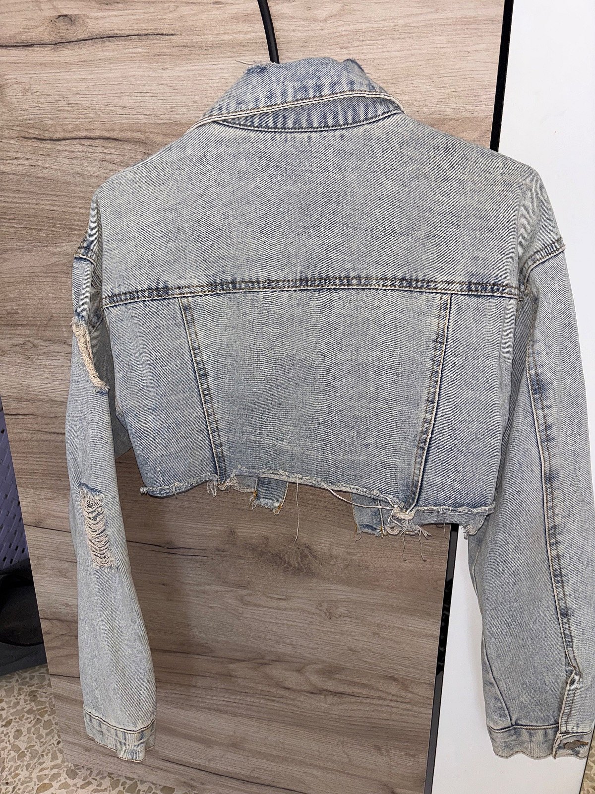 Light Wash Cropped Denim Jacket - photo 2
