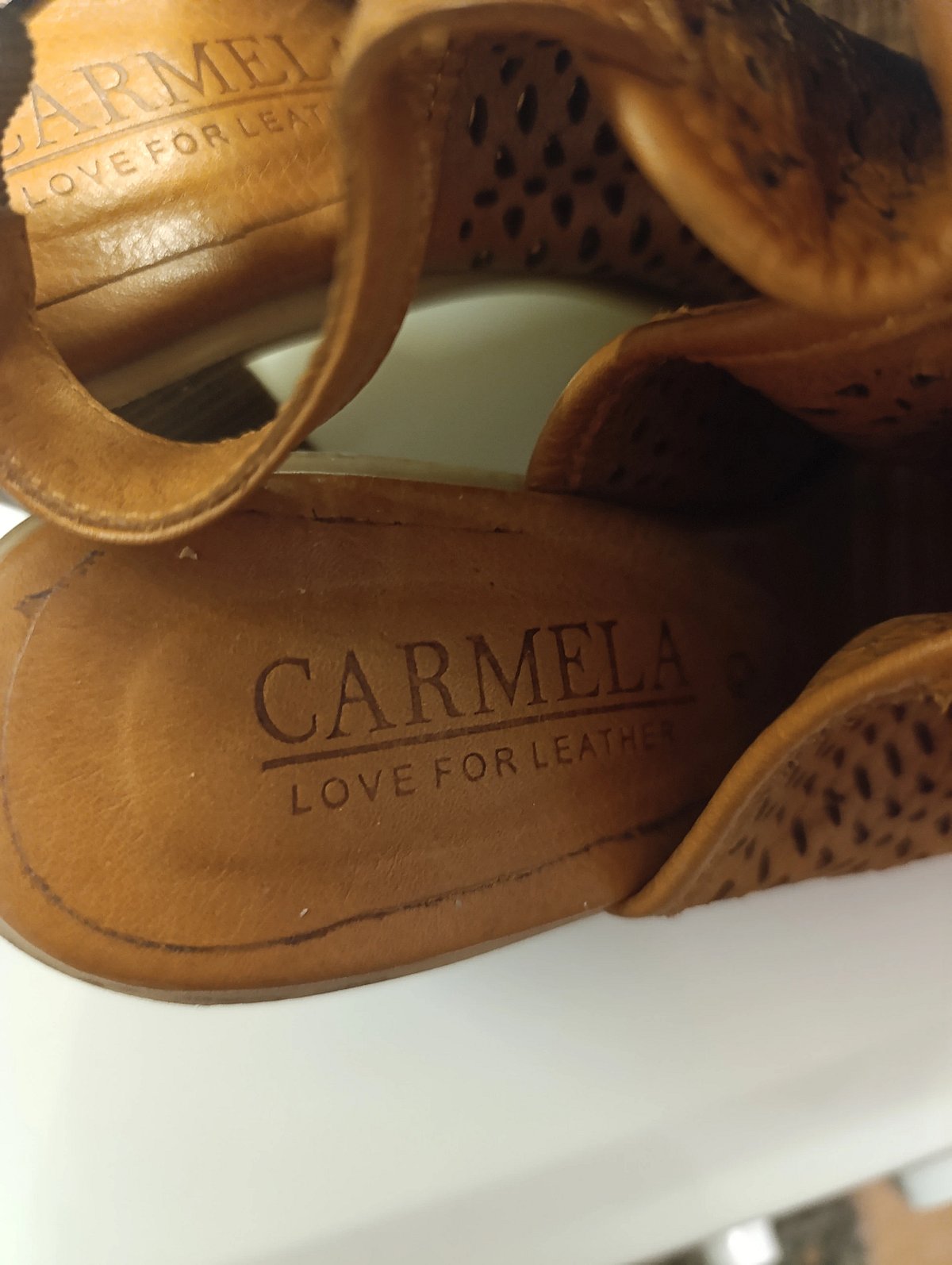 Tan leather laser-cut sandals, photo 3