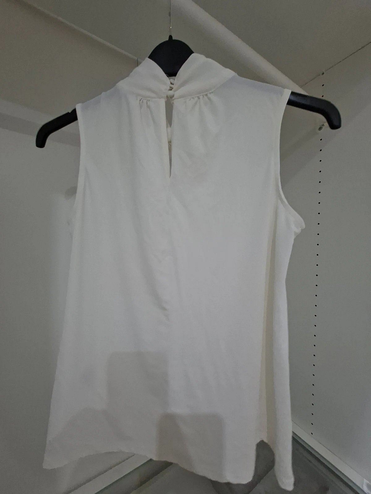H&M Sleeveless Knotted Neck Top, photo 4