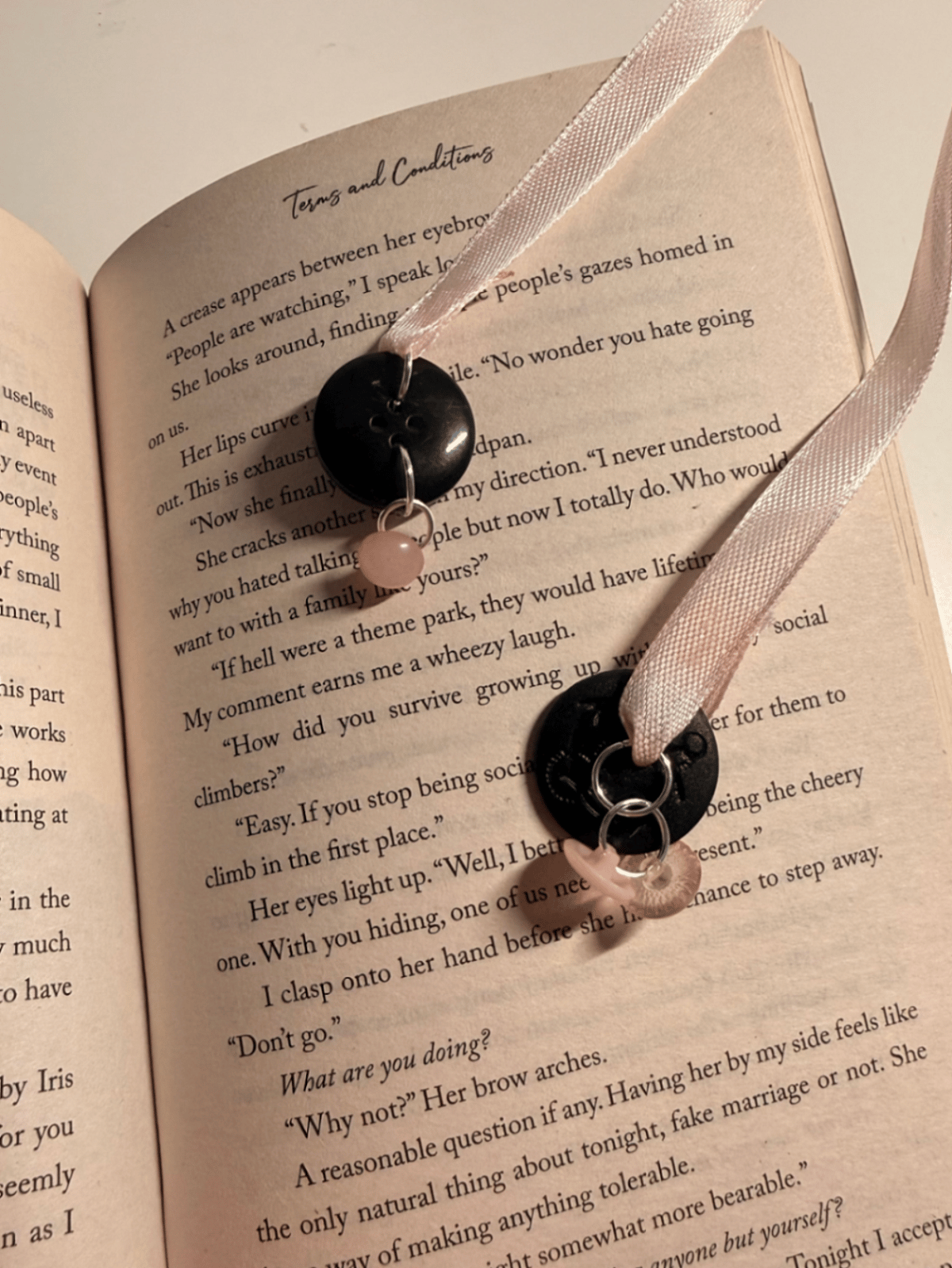 Marcapáginas con colgante de cinta hecho a mano, foto 3