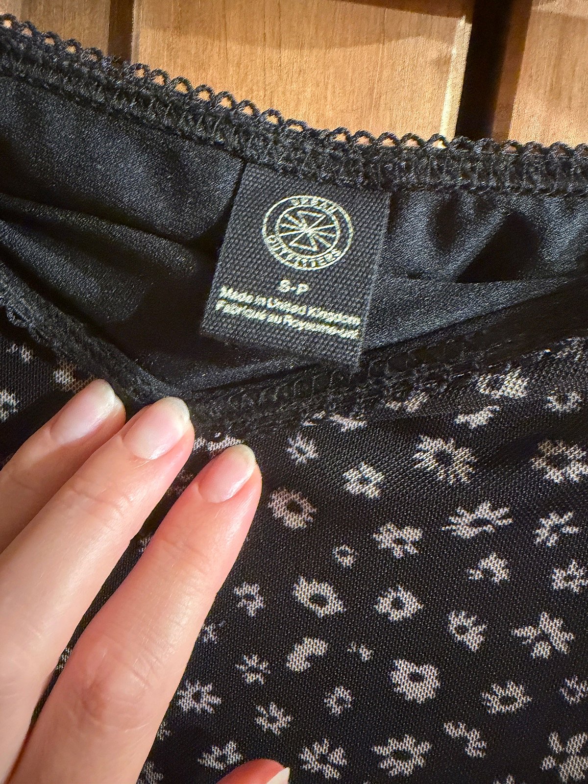 Urban Outfitters Black floral midi skirt, photo 3