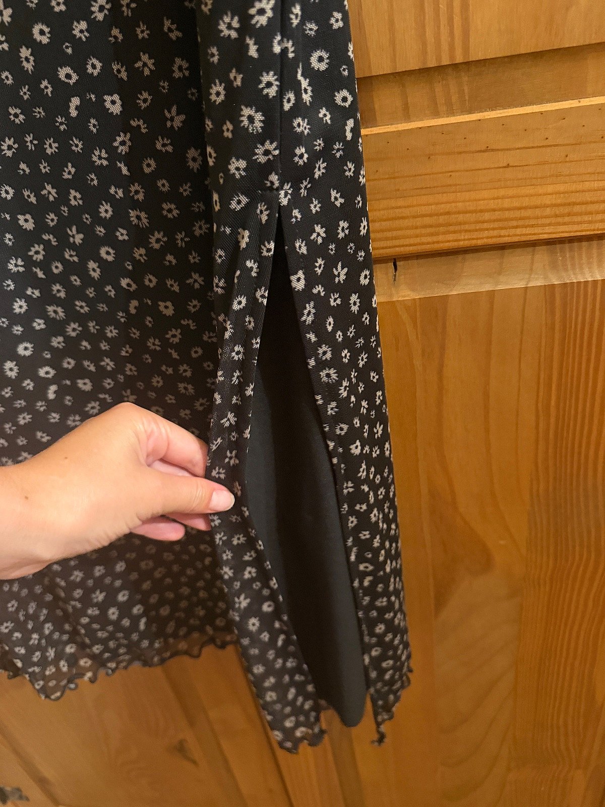 Urban Outfitters Black floral midi skirt, photo 4