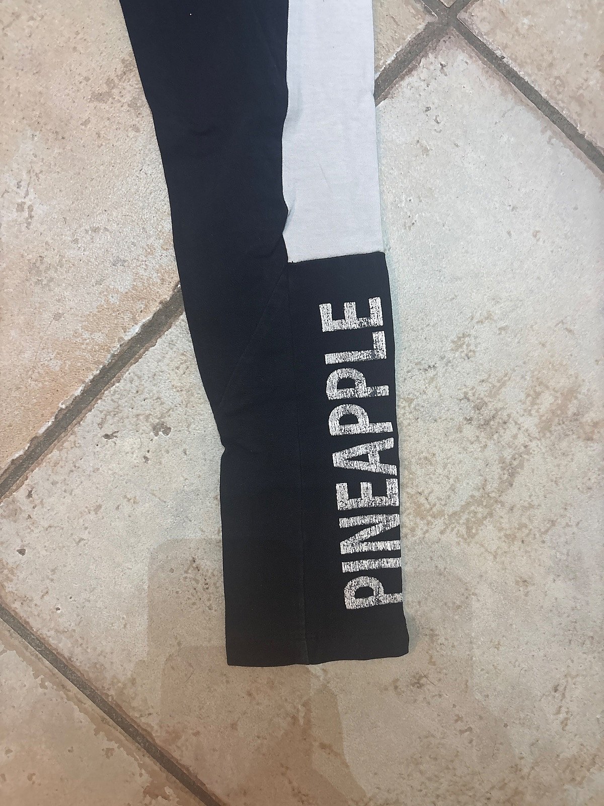 Leggings negros y blancos con estampado de piña, foto 2