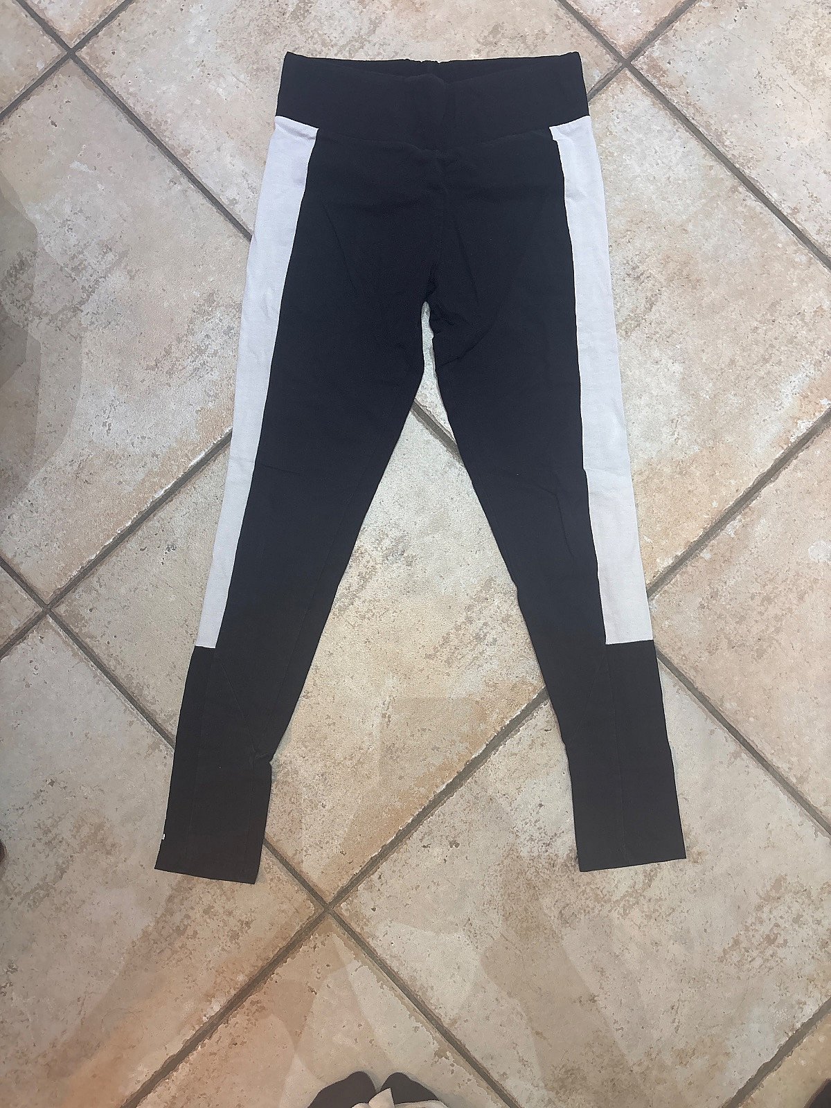 Leggings negros y blancos con estampado de piña, foto 3