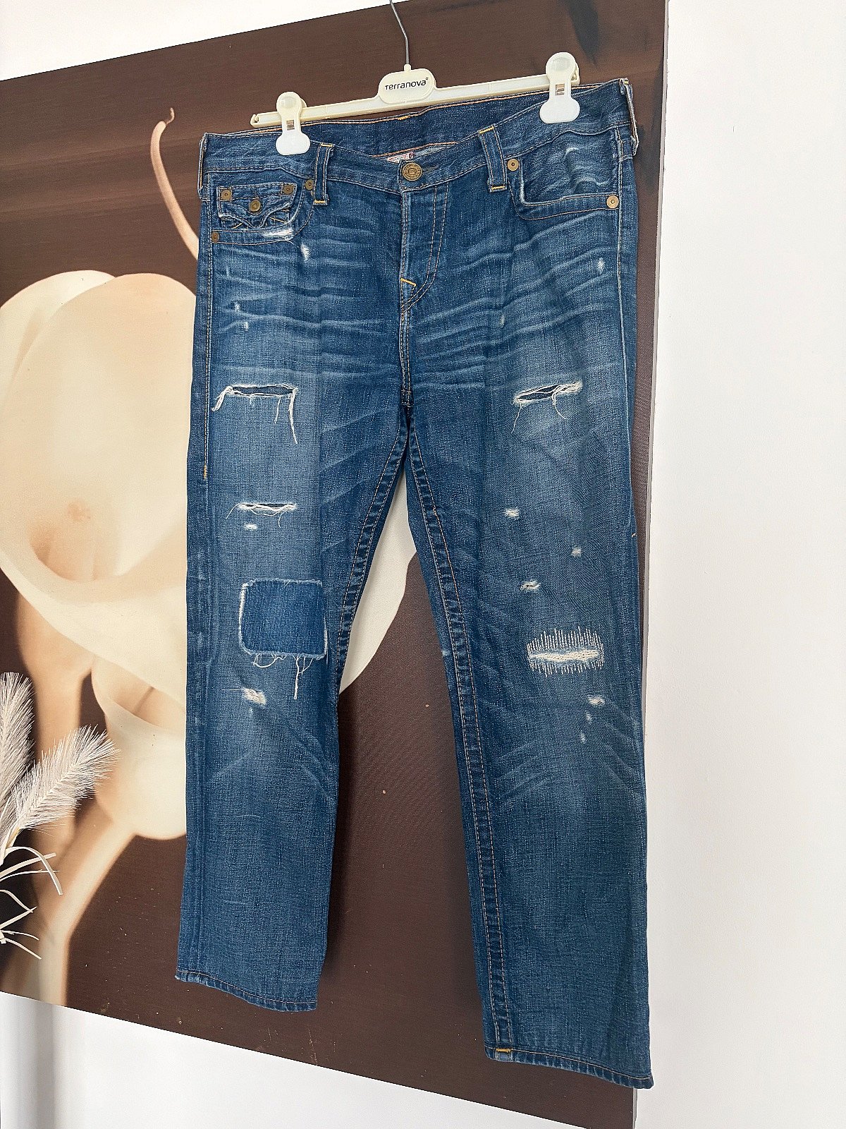 True Religion distressed blue jeans, photo 2