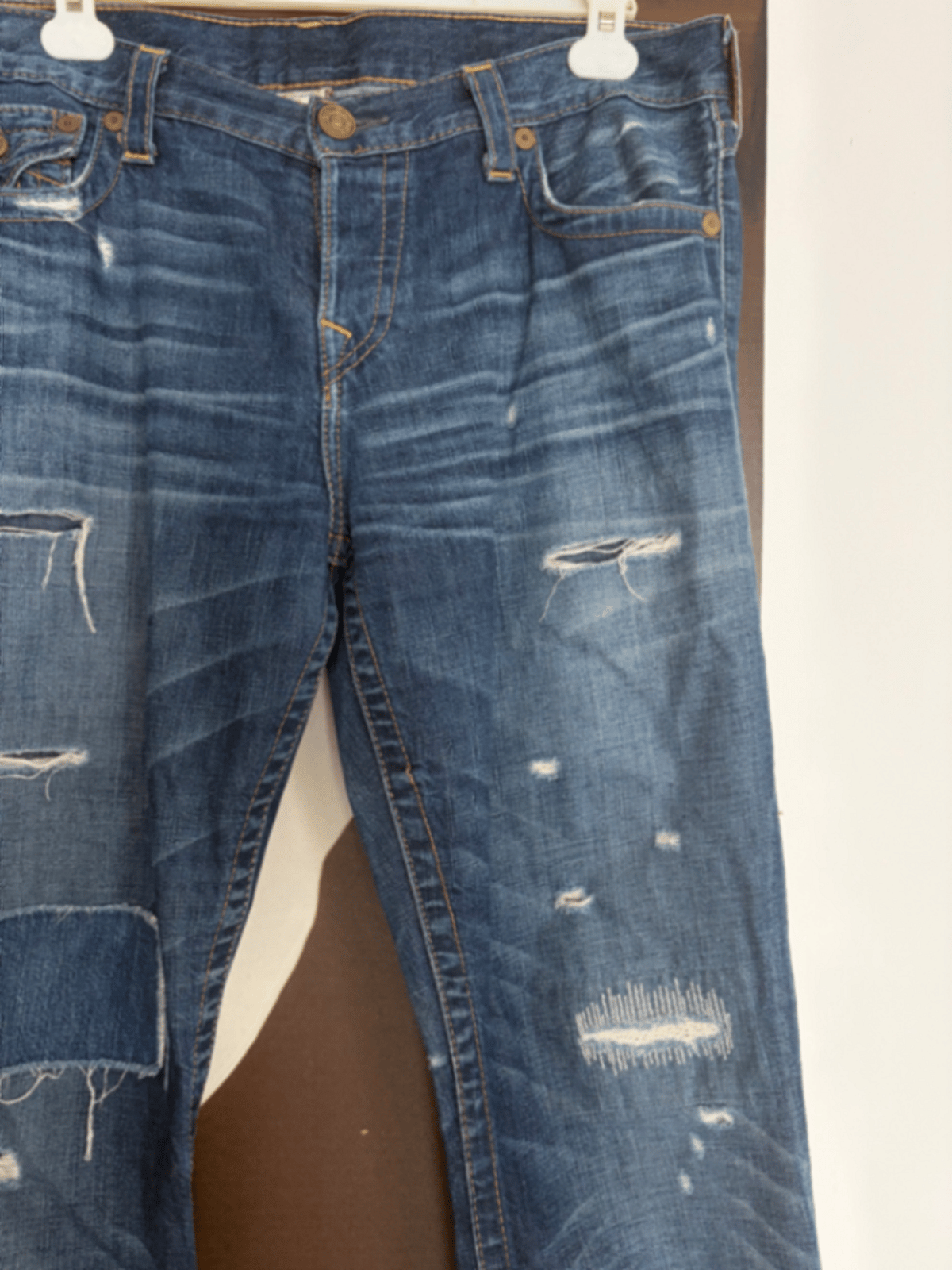 True Religion distressed blue jeans, photo 3