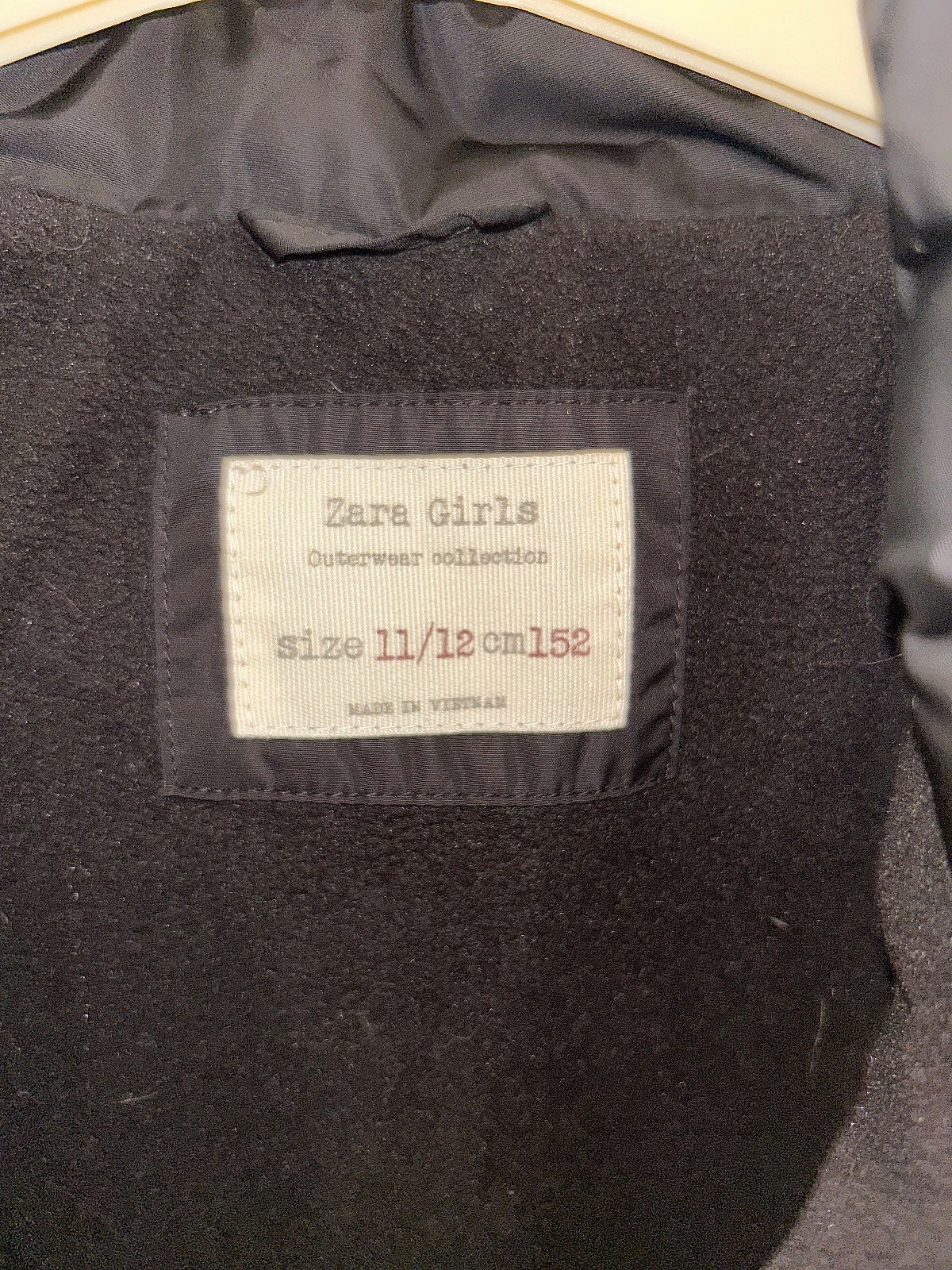 Black hooded puffer jacket, photo 2