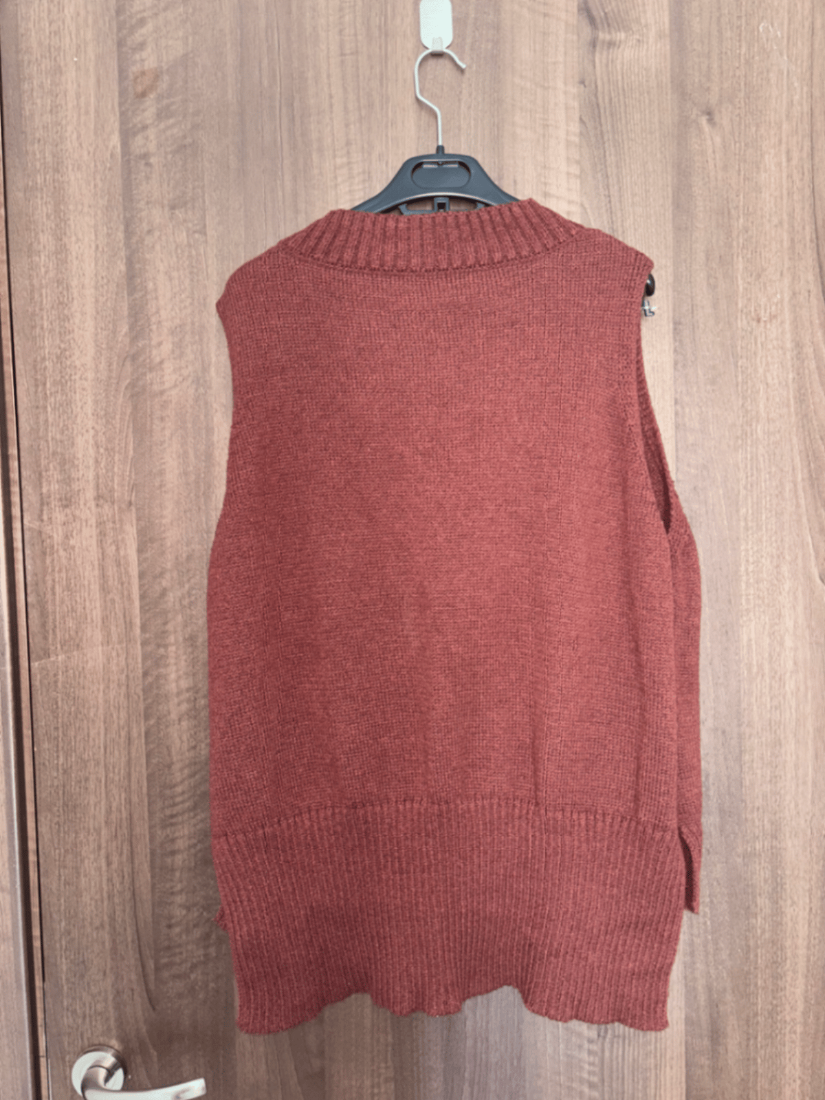 Knitted V-Neck Sleeveless Vest, photo 2