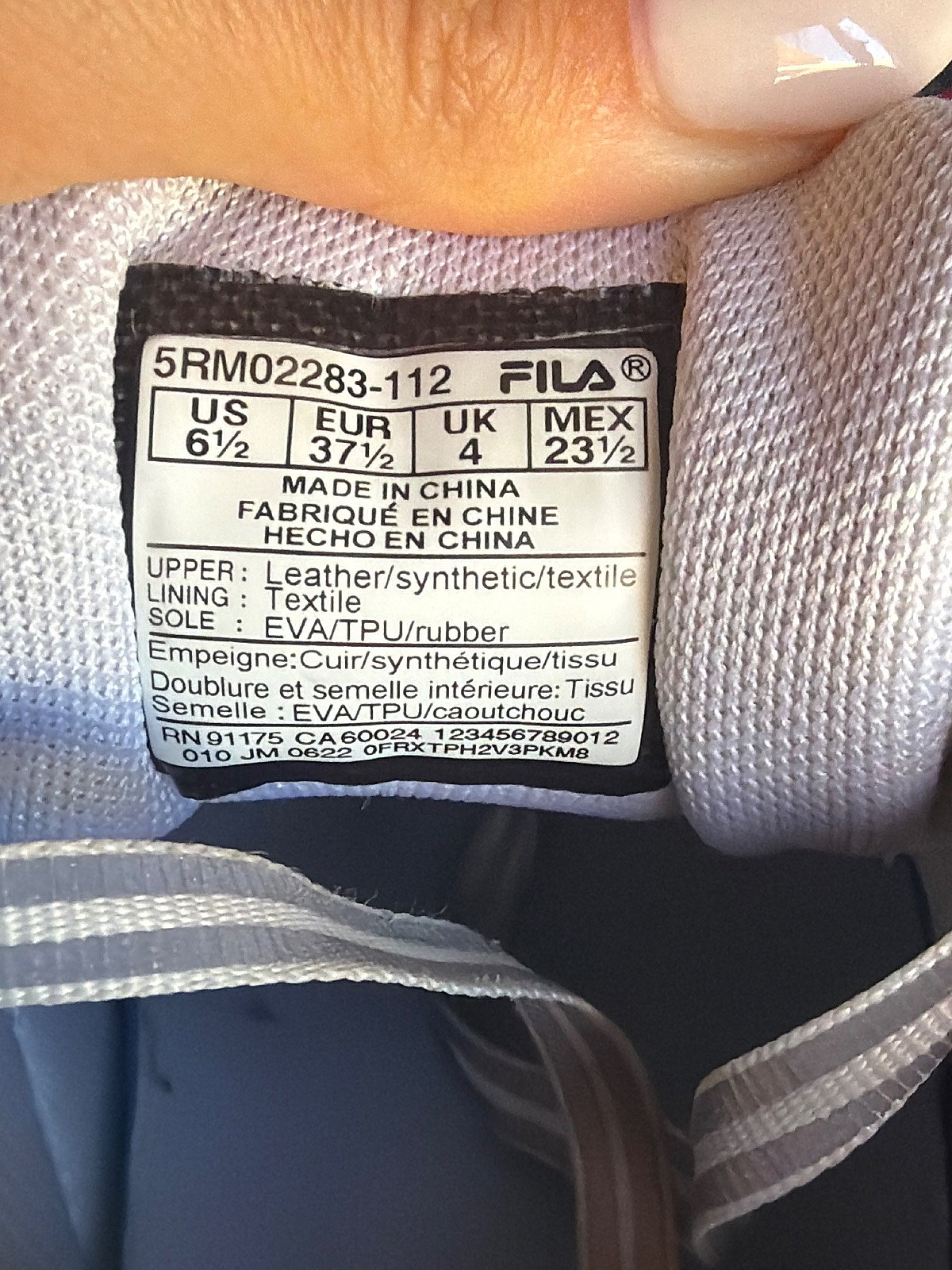 Ciao! Vendo sneakers Fila bianche in buonissimo stato numero 37,5 eu - photo 4