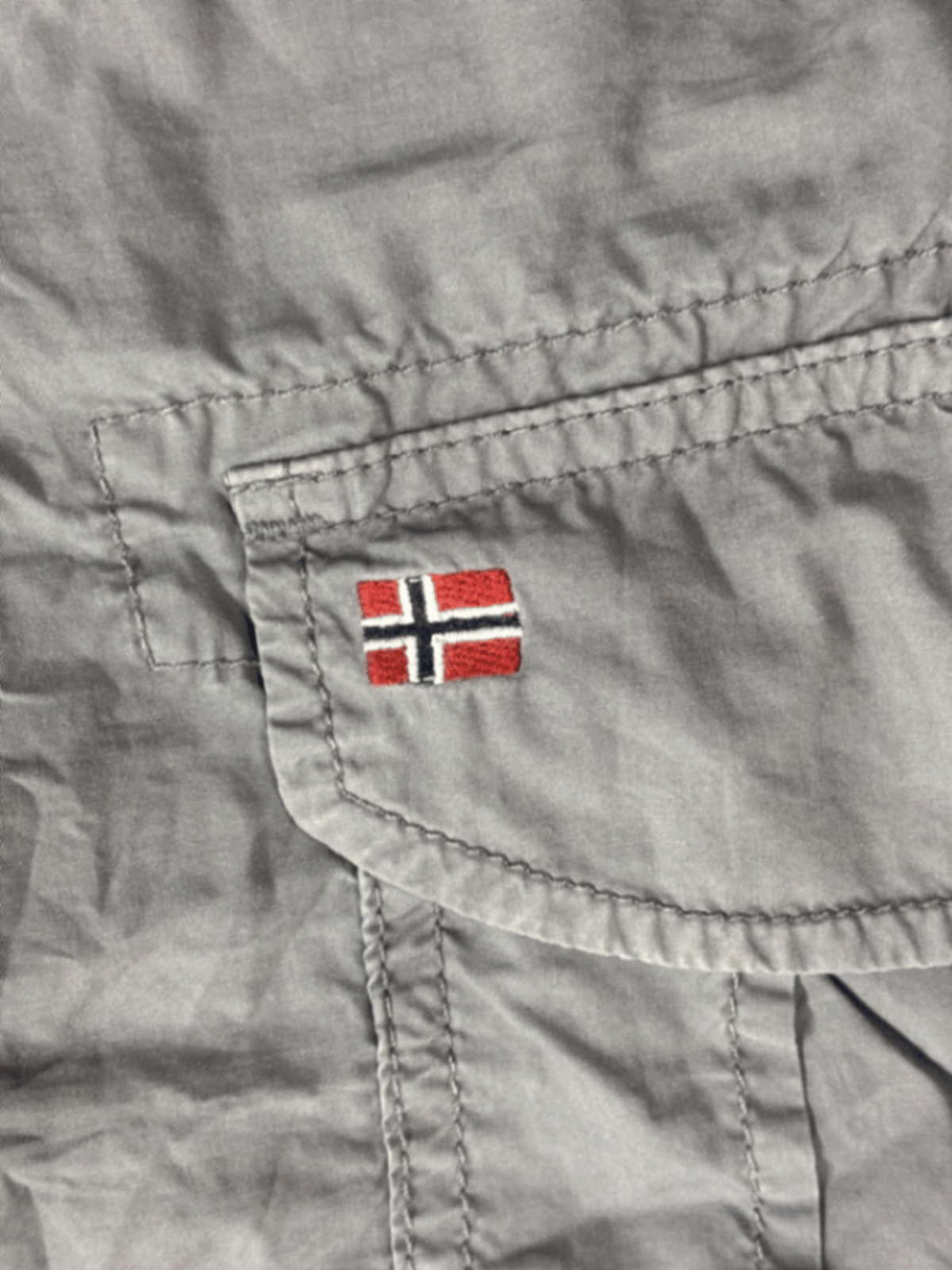 Napapijri grey cargo shorts - photo 3