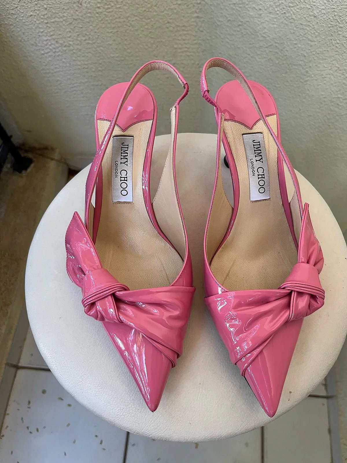 Sandali con cinturino posteriore in vernice Jimmy Choo - photo 5