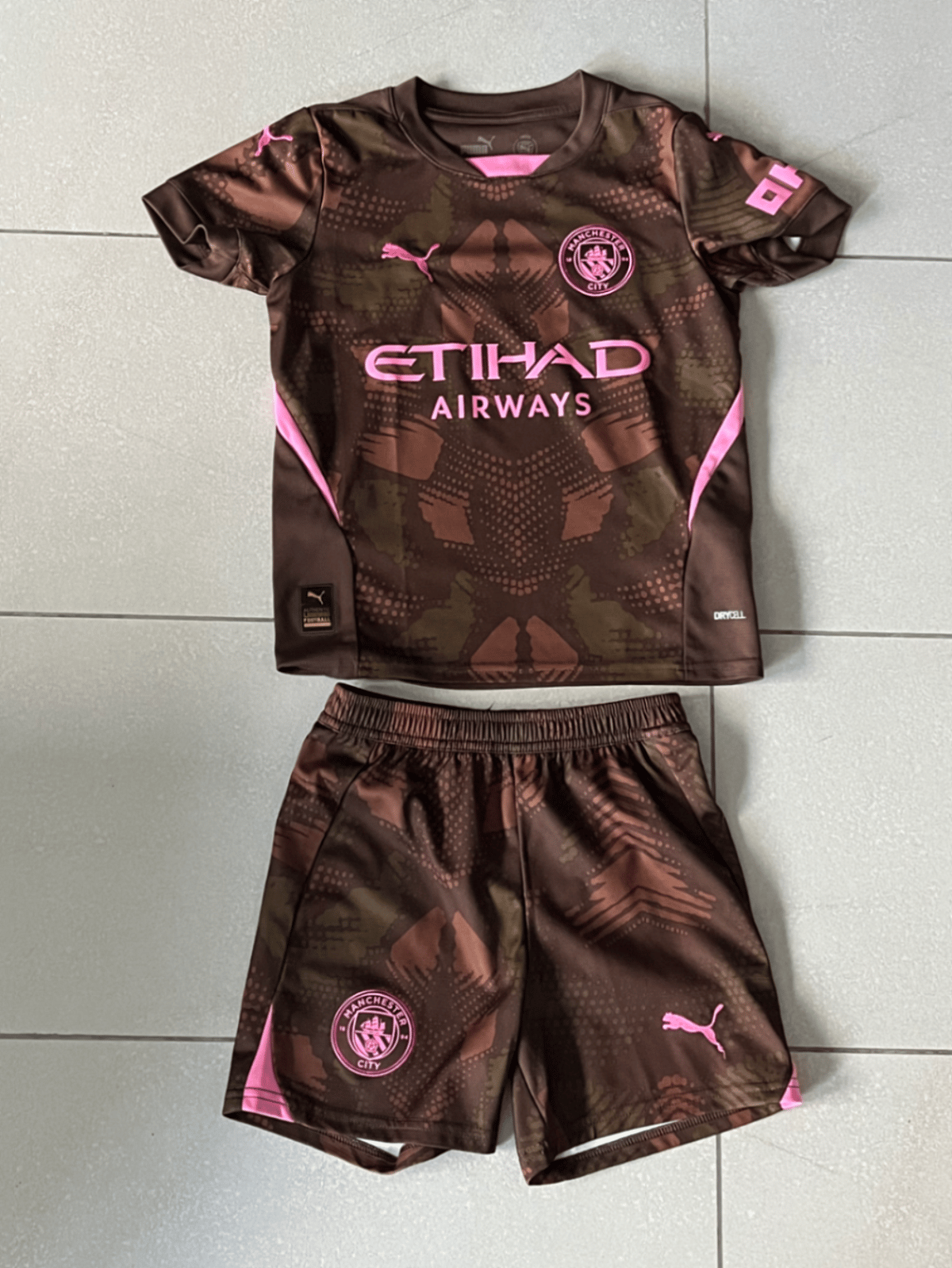 Football Shirt and Shorts - photo 2