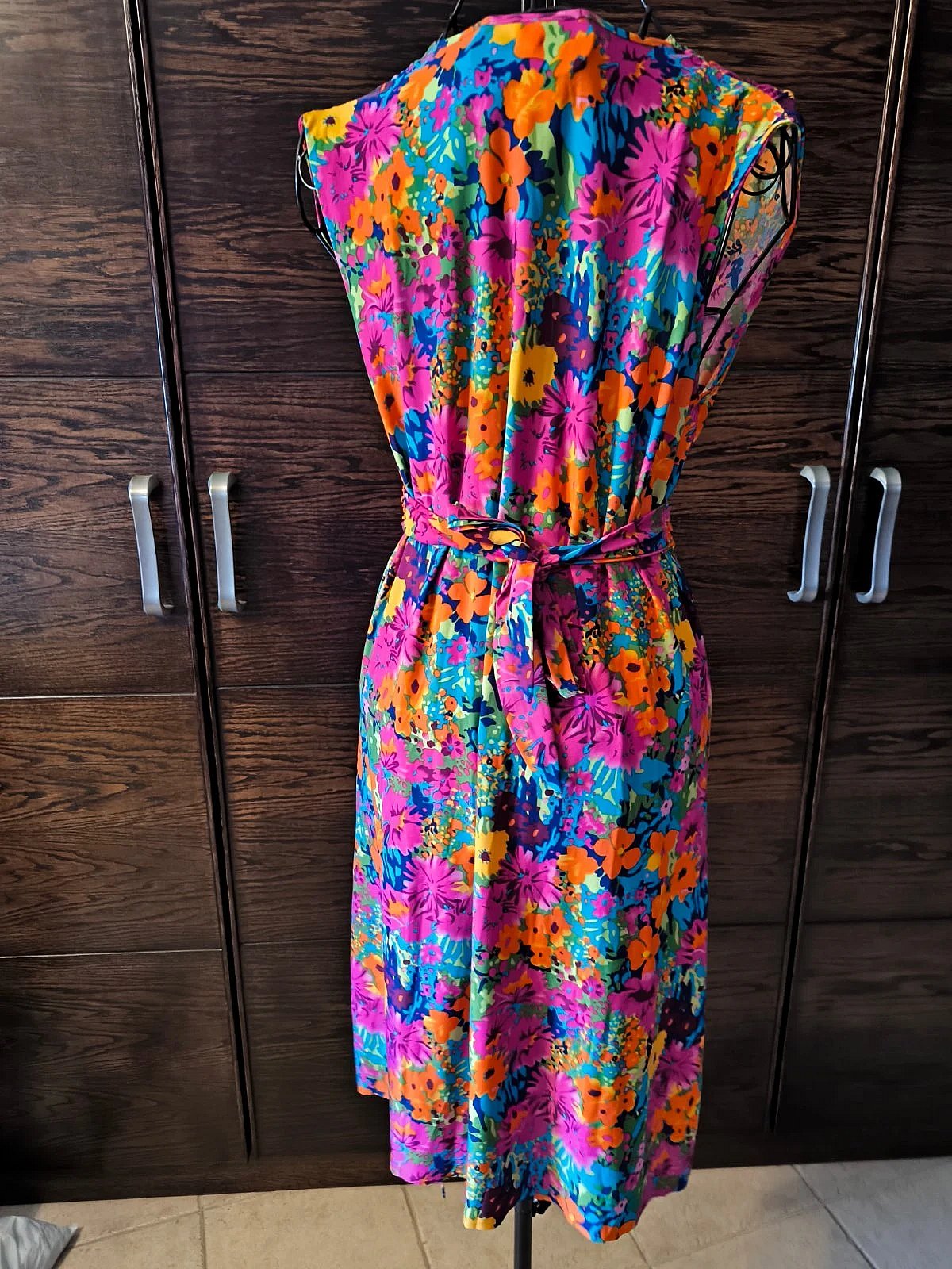 Vibrant floral print midi dress, photo 3