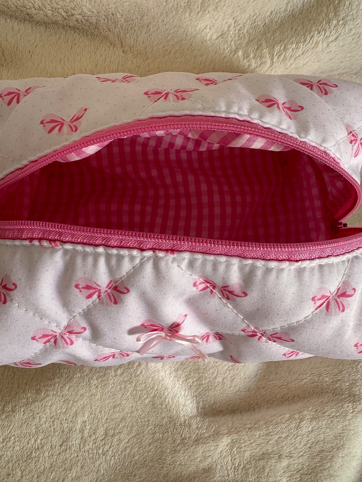 Quilted Pink Bow Makeup Pouch - photo 3