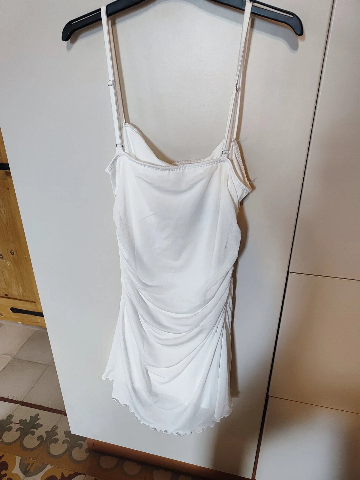 White dress, photo 4