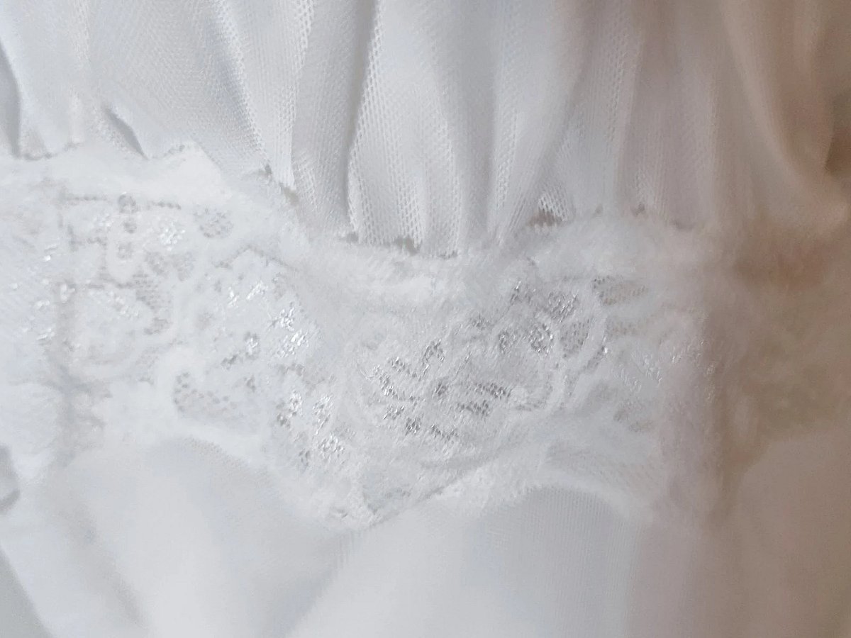 White dress, photo 2