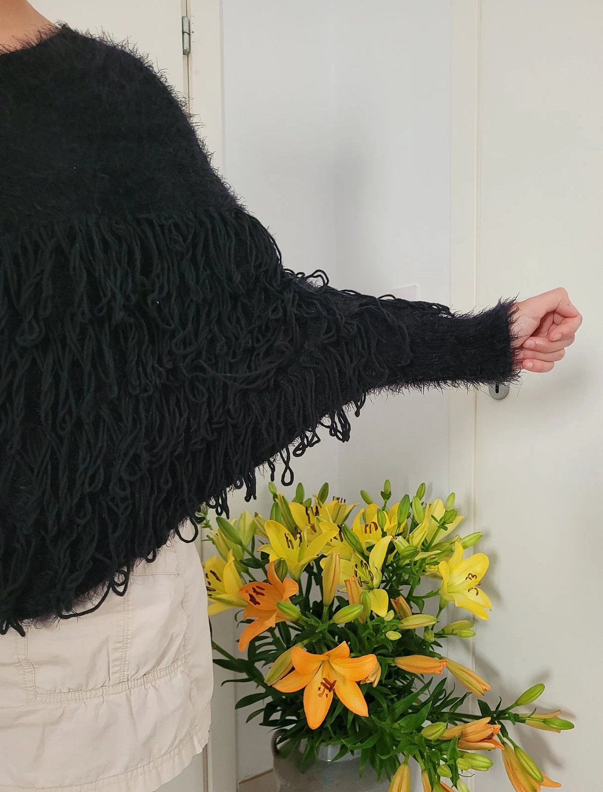 Black poncho with sleeves  - photo 3