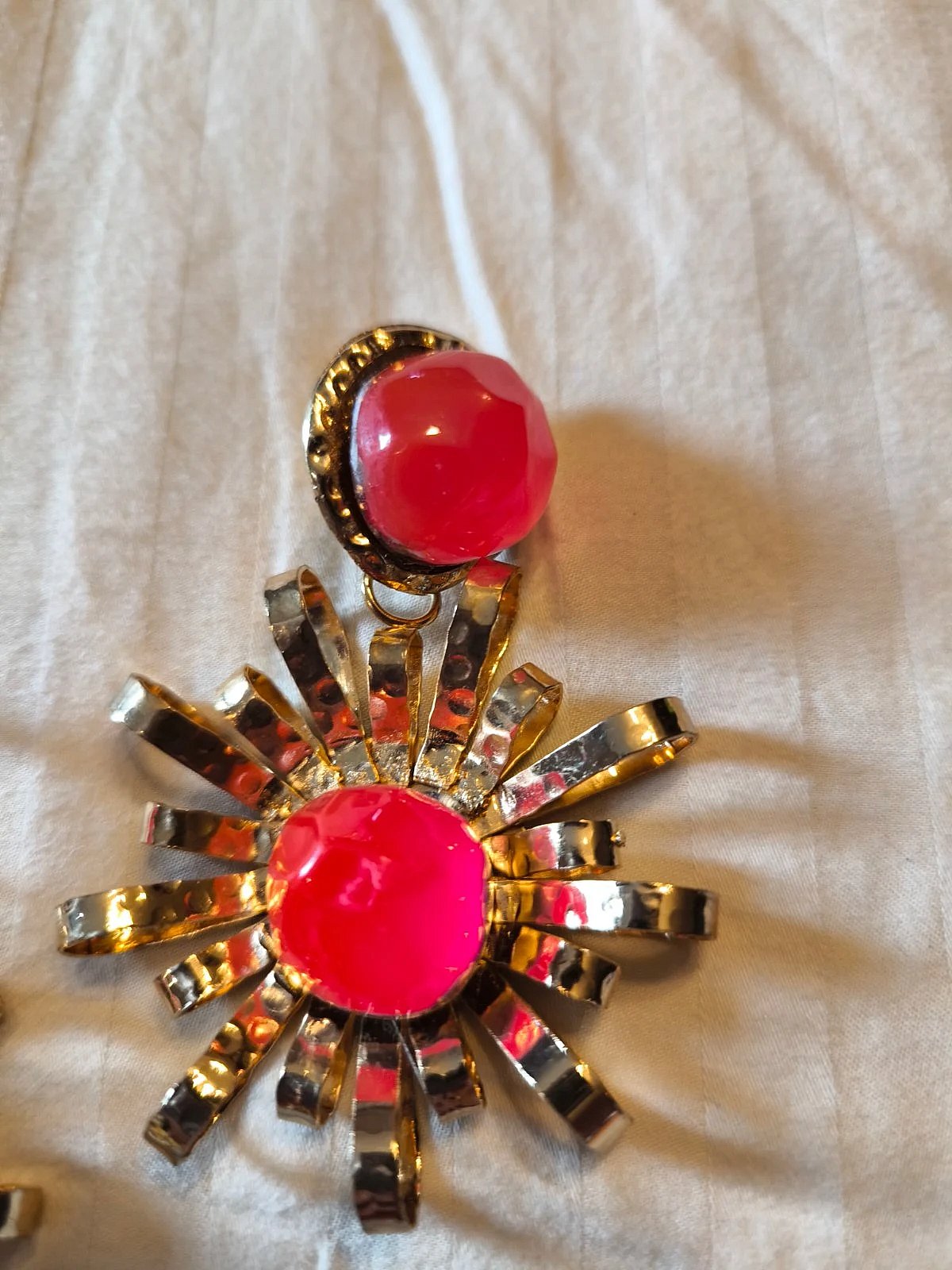 Gold-tone starburst pink earrings, photo 2