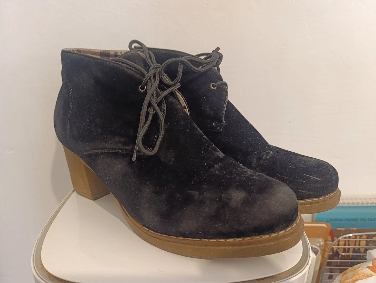 Botas de terciopelo negro con cordones, foto 2