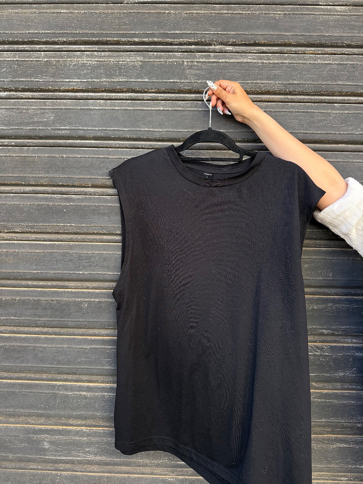 Black sleeveless cotton tank top, photo 2