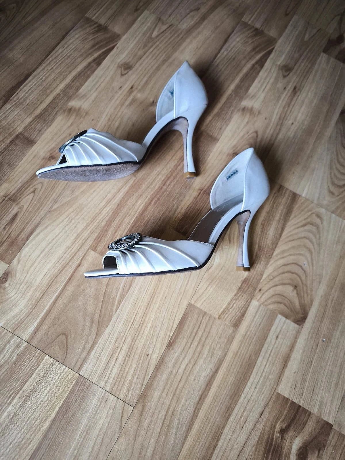 Aldo white jewelled court heels, photo 3