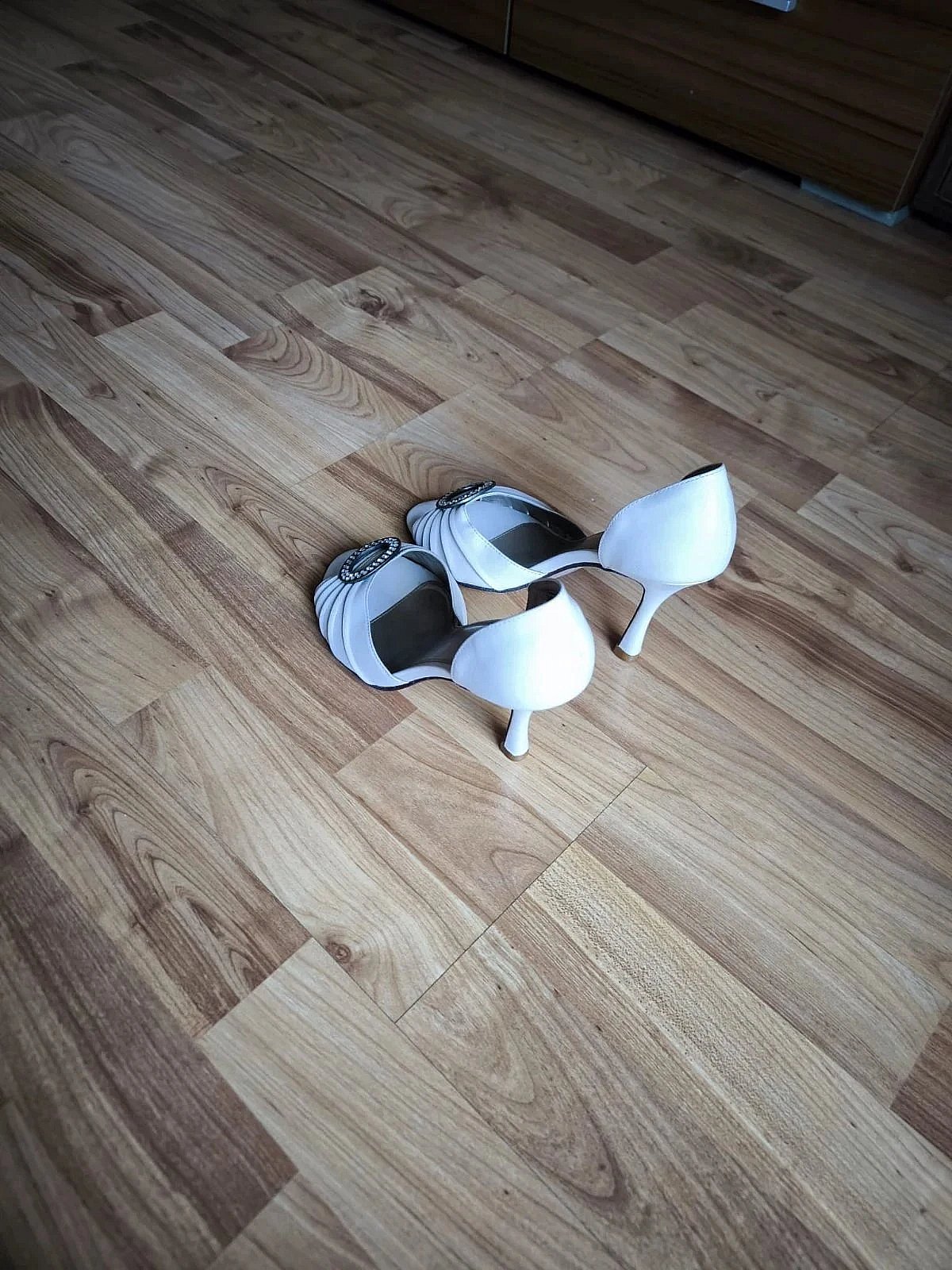 Aldo white jewelled court heels, photo 4