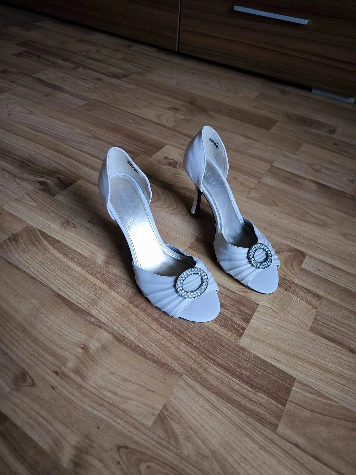 Aldo white jewelled court heels, photo 2