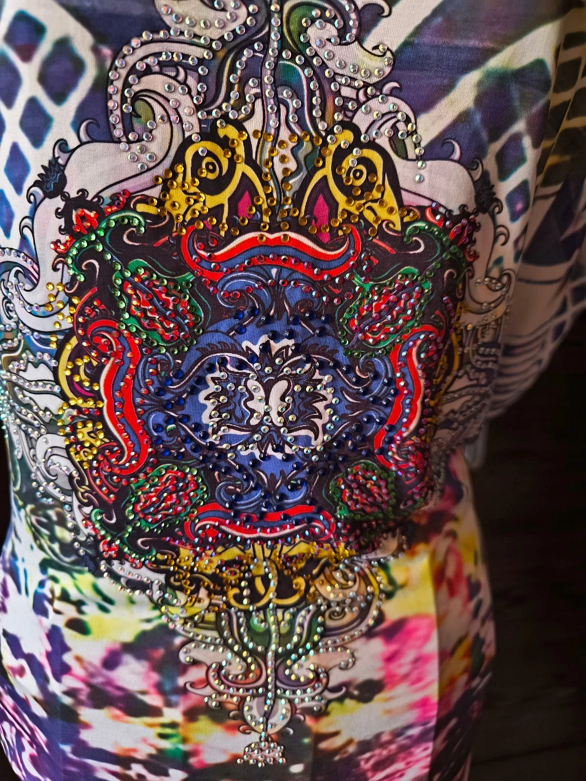 Túnica con estampado multicolor y adornos, foto 2