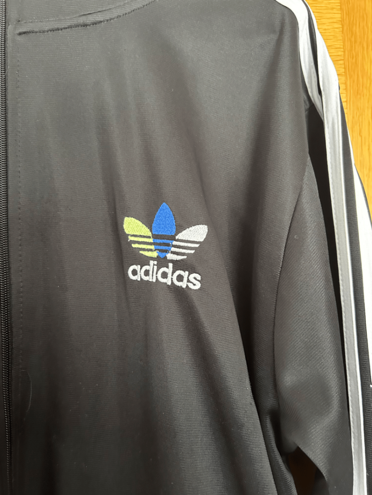 Chaqueta deportiva negra Adidas, foto 2