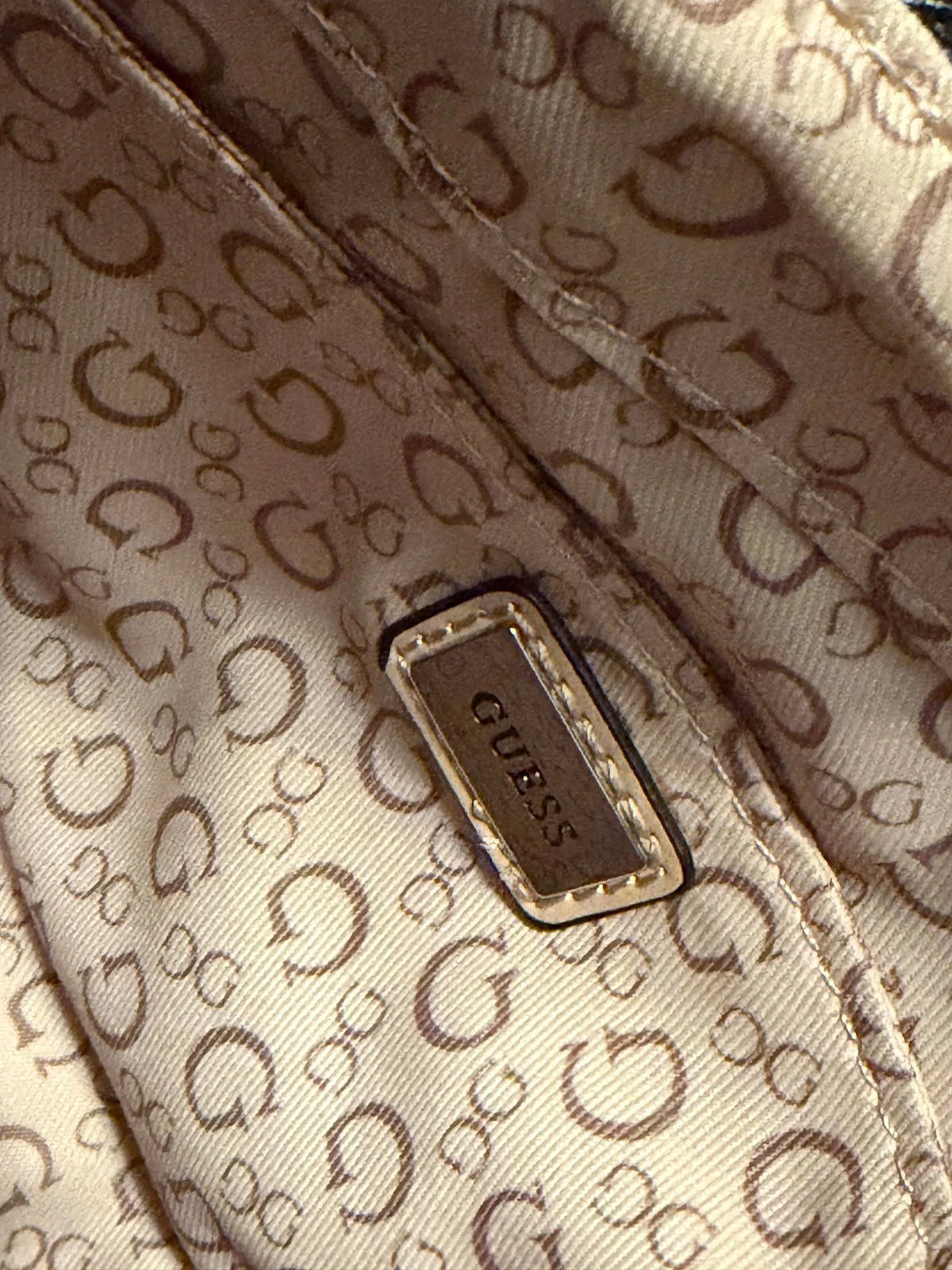 Black Guess handbag comes with dust bag, photo 3