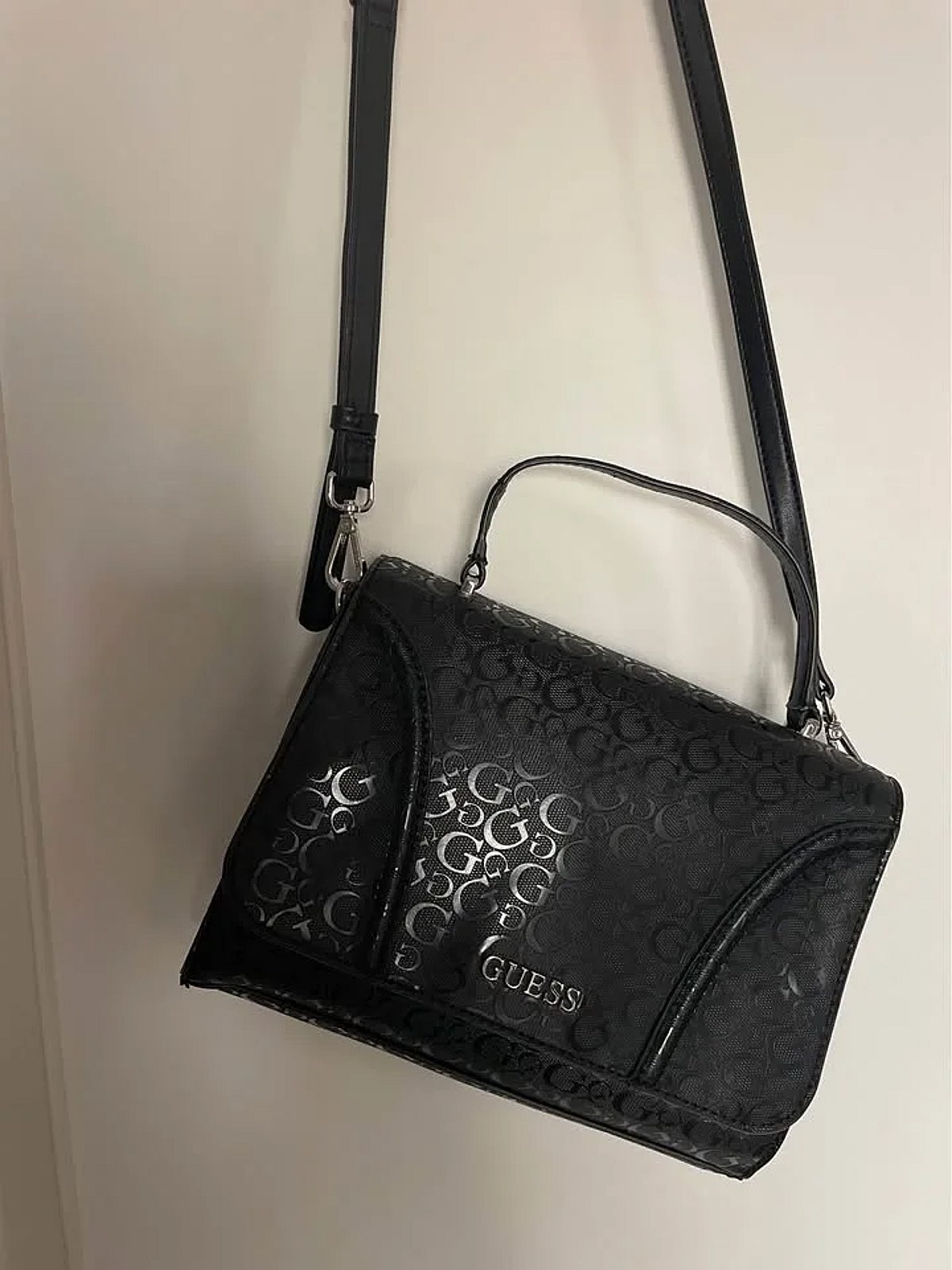 Black Guess handbag comes with dust bag, photo 2