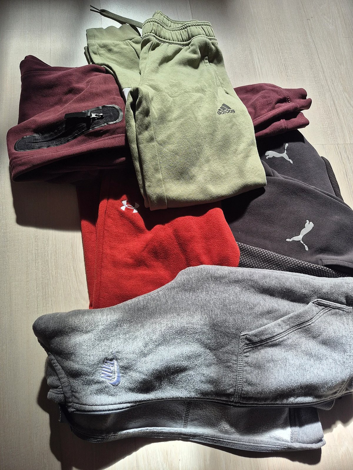 Assorted Branded Activewear Collection - photo 3