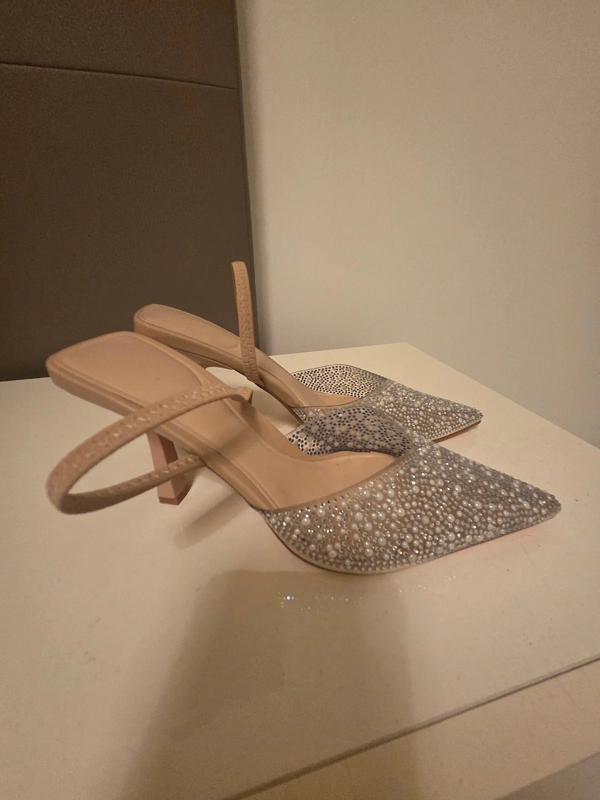 Bejewelled pearl slingback heels, photo 2