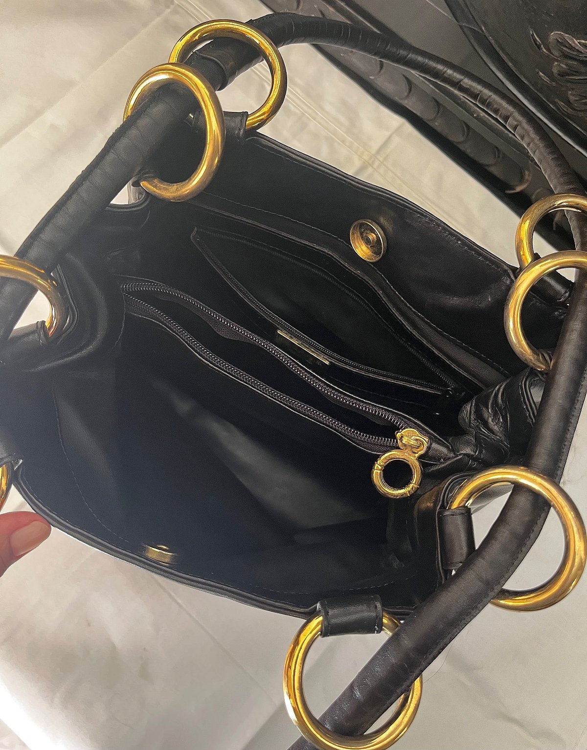Russell & Bromley Classic Black Leather Shoulder Bag, photo 5