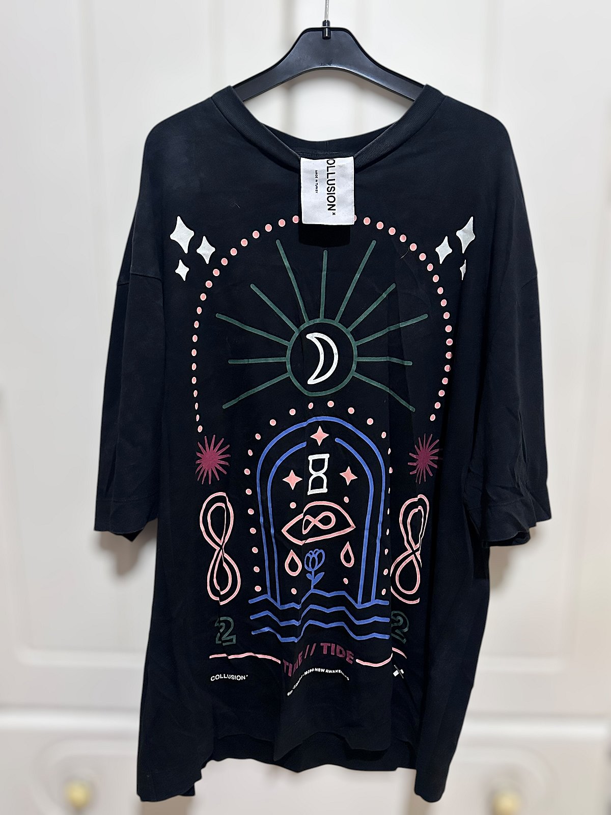 Lote de camisetas unisex con estampados gráficos en negro de diferentes marcas , foto 7