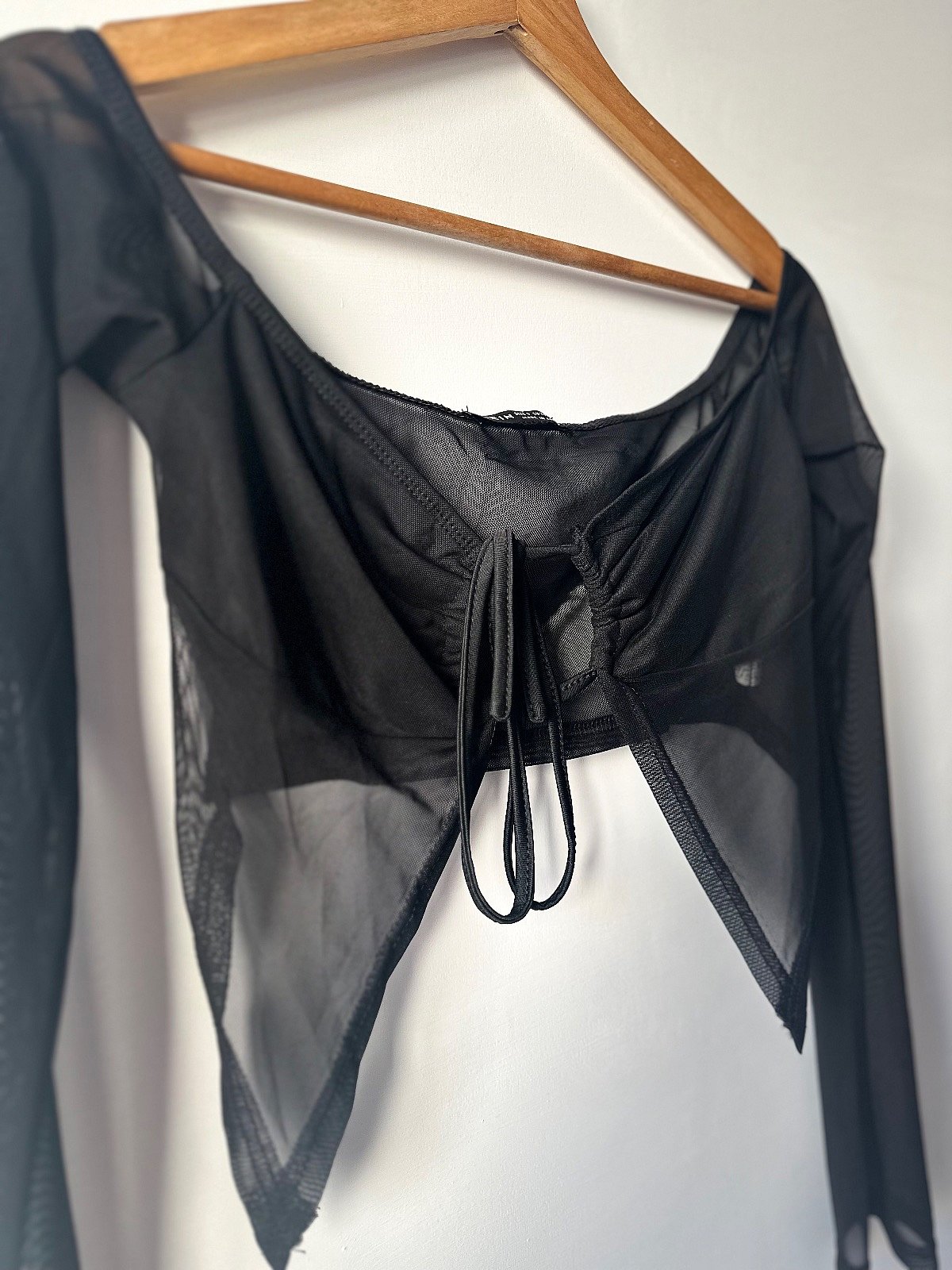Black Mesh Off-Shoulder Cropped Top, photo 2