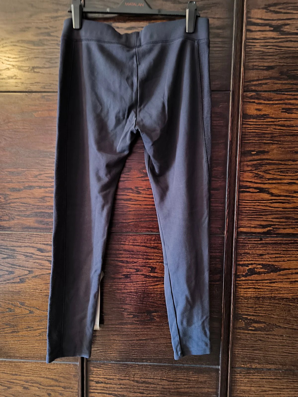 Elige unos leggings de color gris oscuro, foto 2