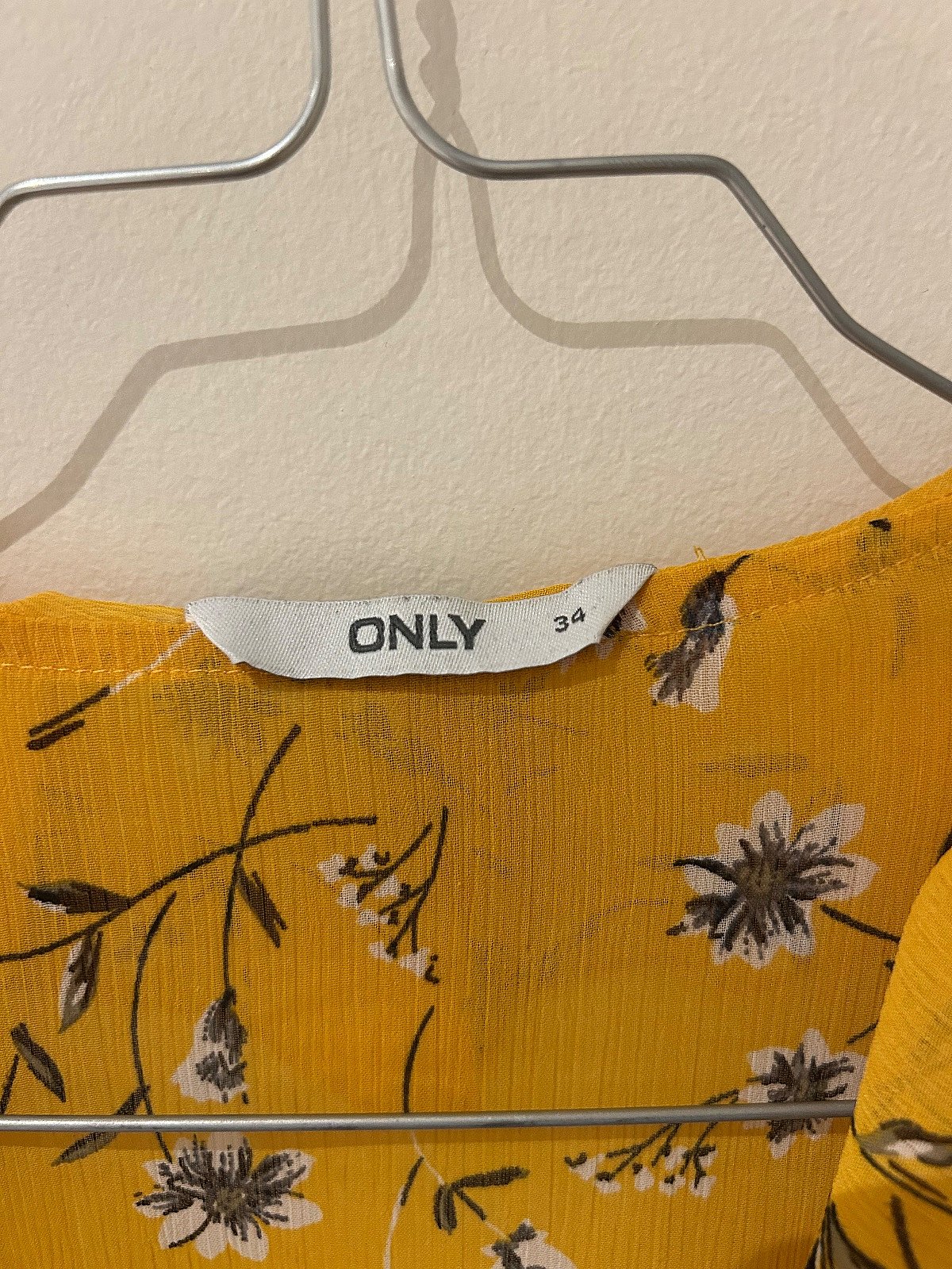 Yellow floral ruffle crop top, photo 3