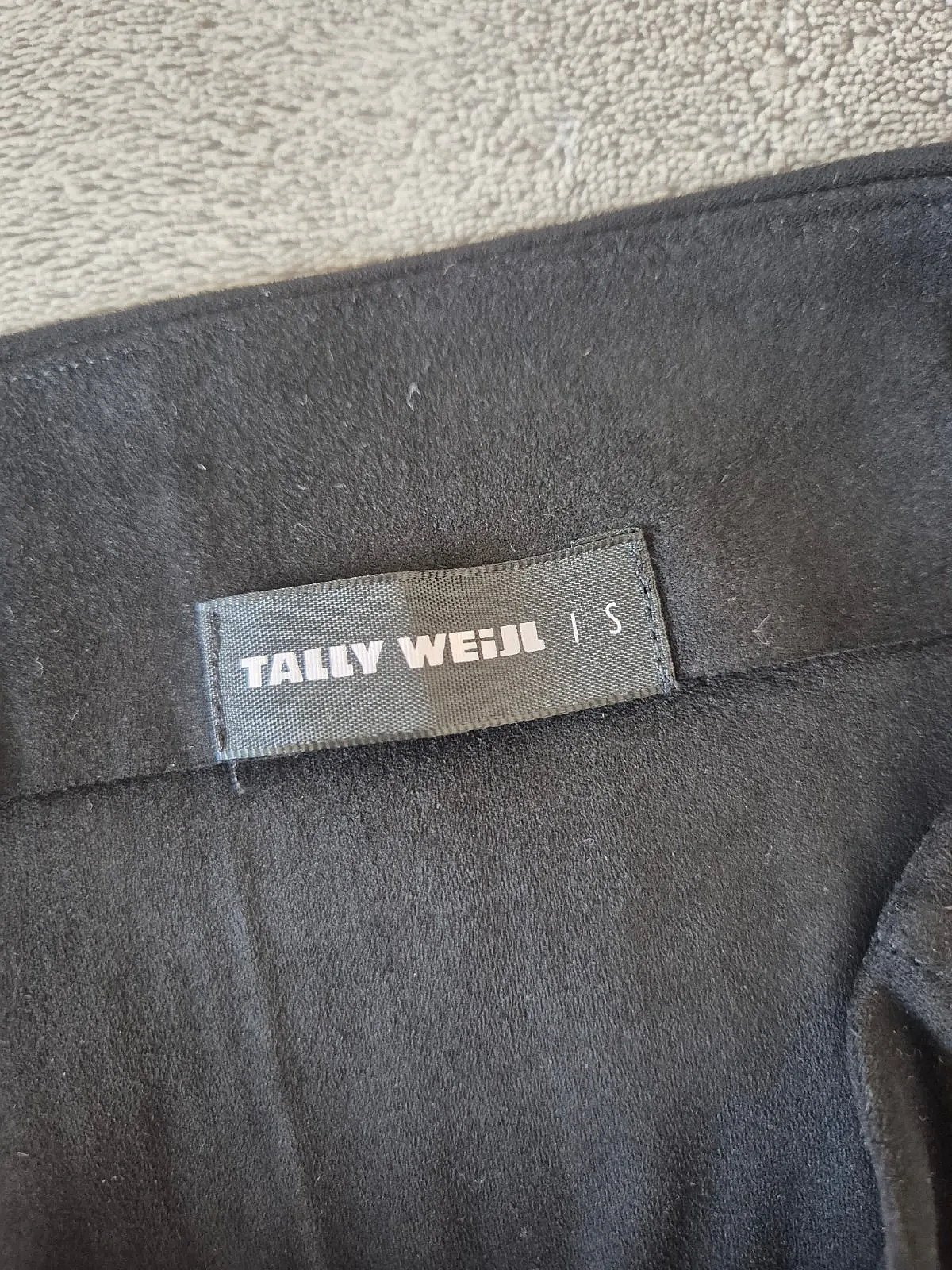 Soft Suede Black Skirt with Buttons, photo 2