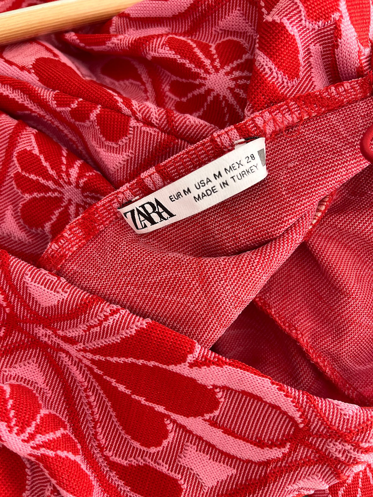 Mono rojo estampado con aberturas de Zara, foto 5