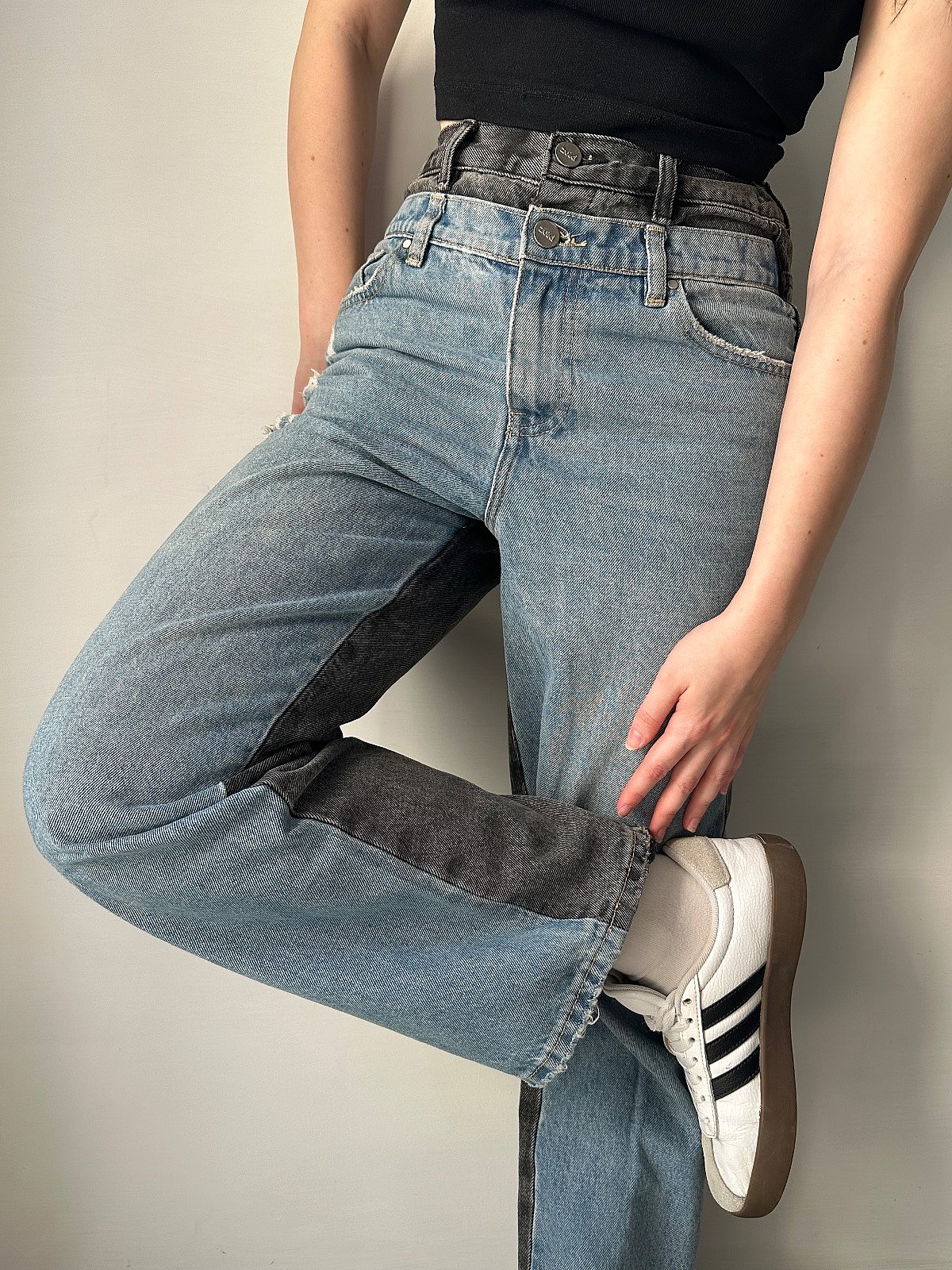 Dual-tone denim jeans, photo 5
