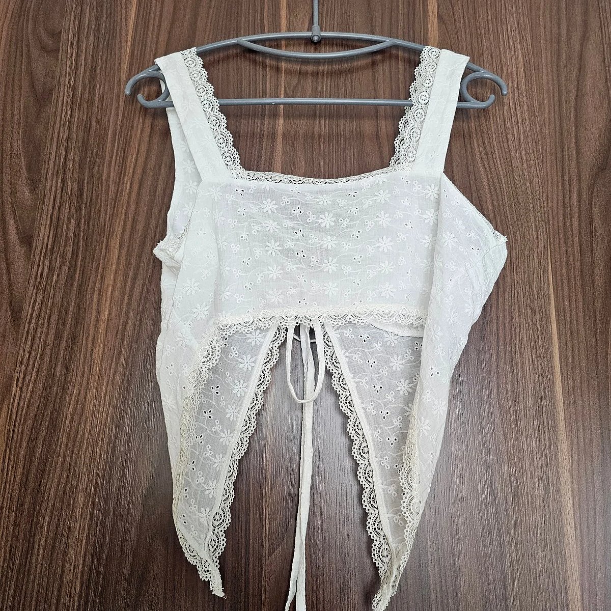 White lace tie-front top - photo 3
