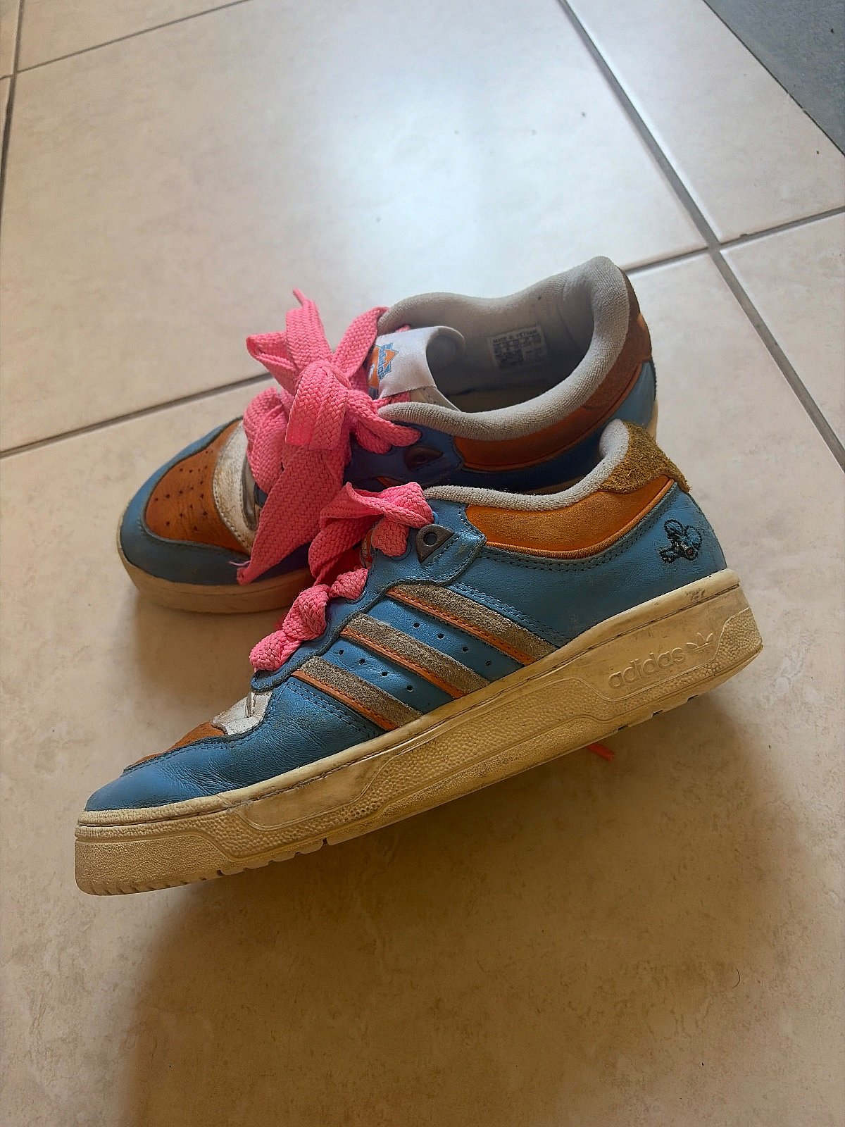Adidas Simpsons Limited Edition Trainers, photo 2