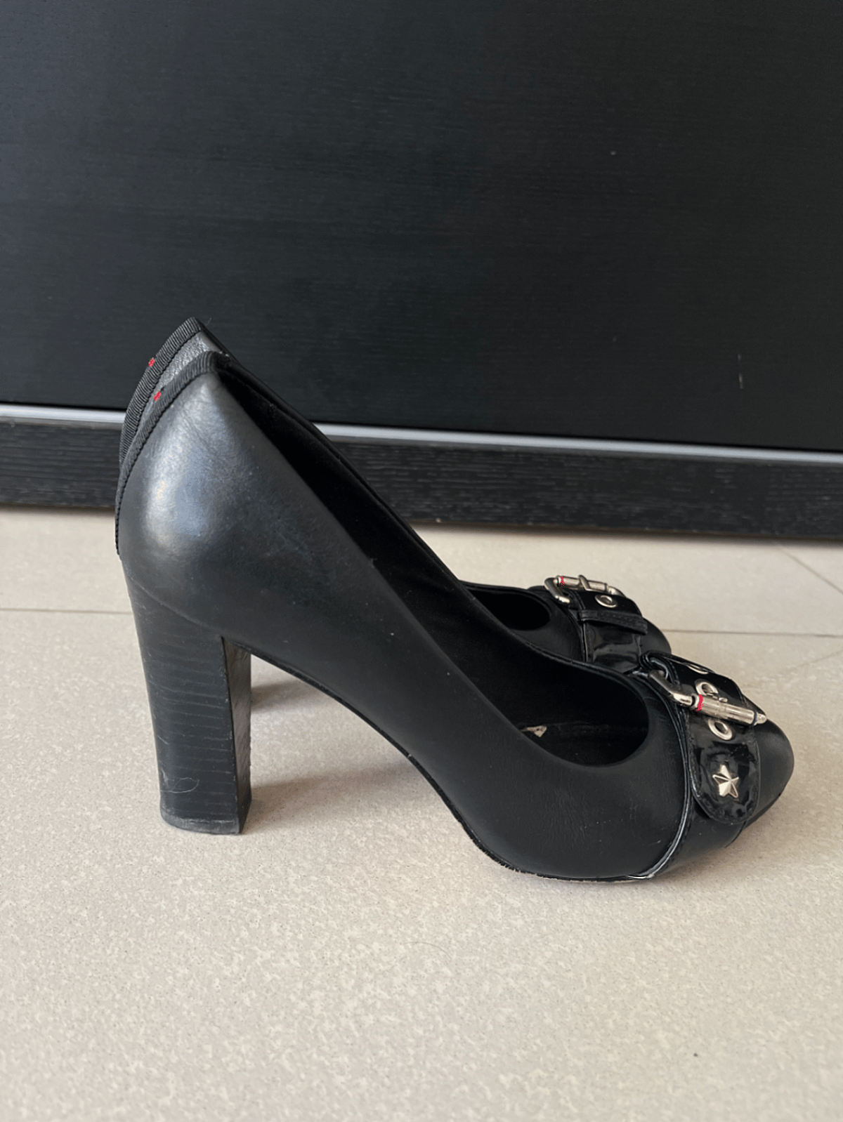 Tommy Hilfiger Buckle Heel Pumps, photo 2