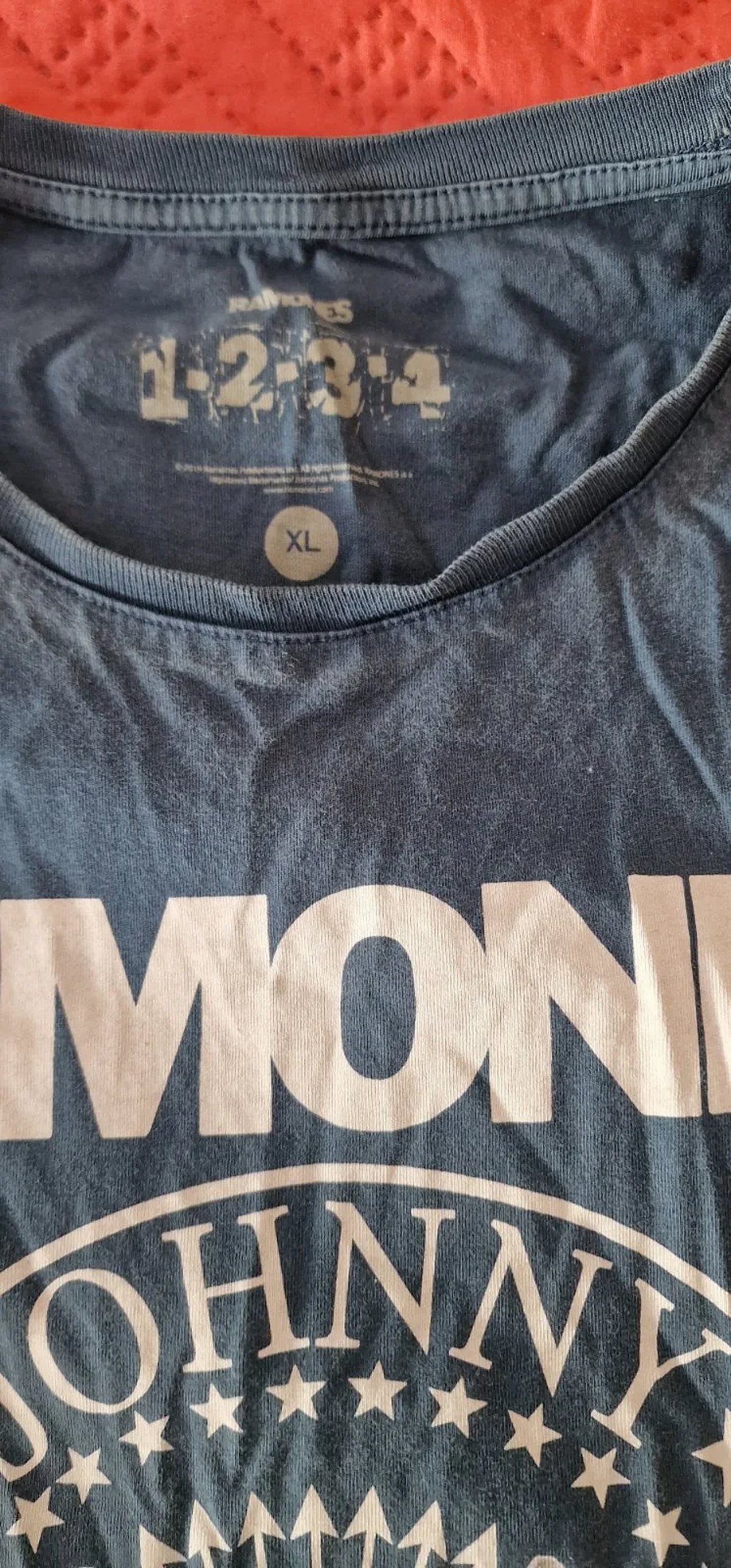 Ramones band logo graphic t-shirt, photo 2
