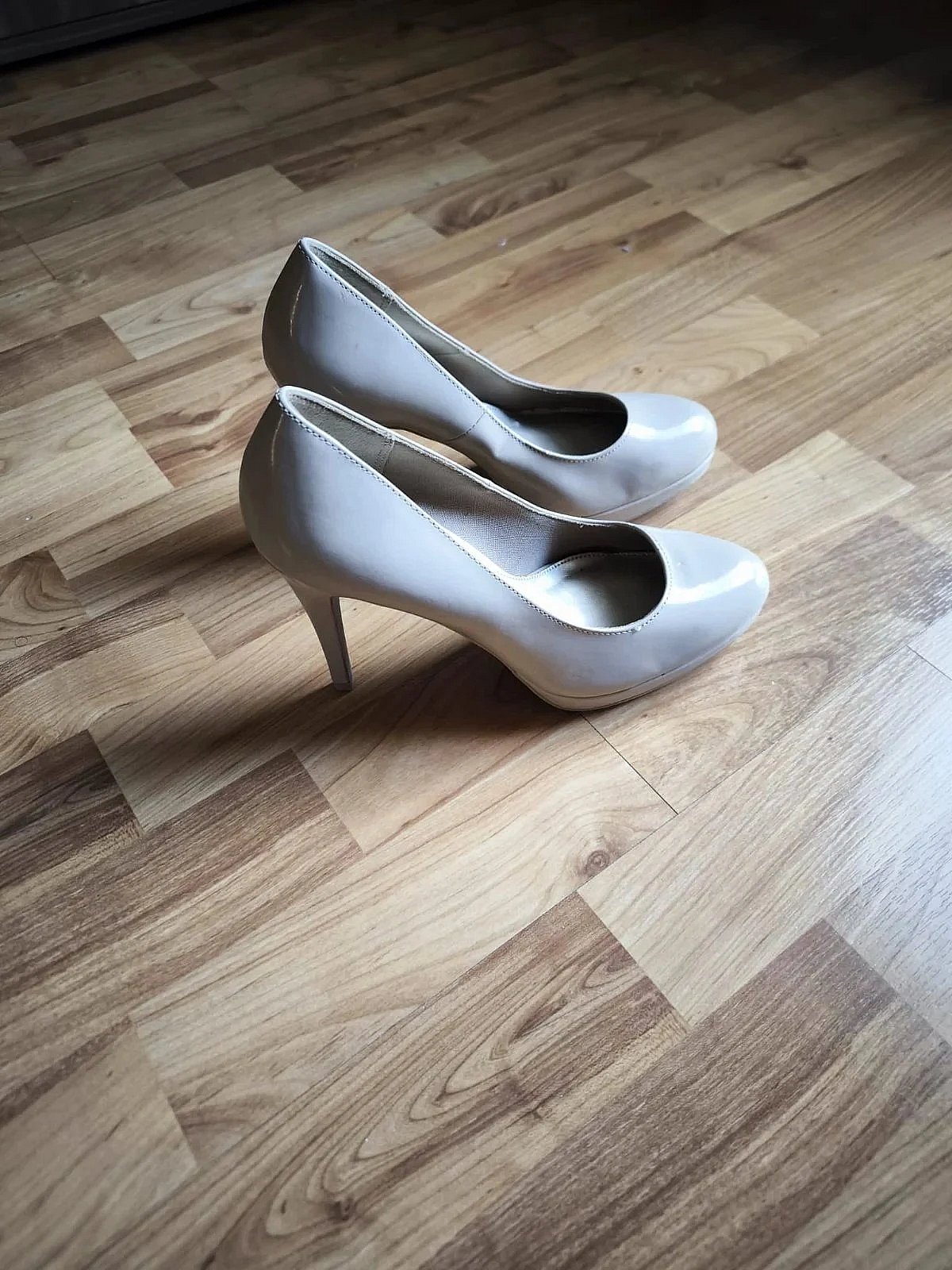 Beige heeled shoes , photo 2