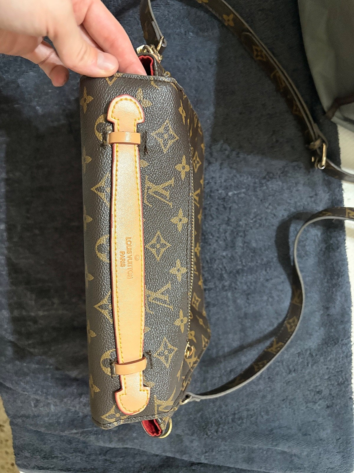 Louis Vuitton Monogram Crossbody Bag, photo 2